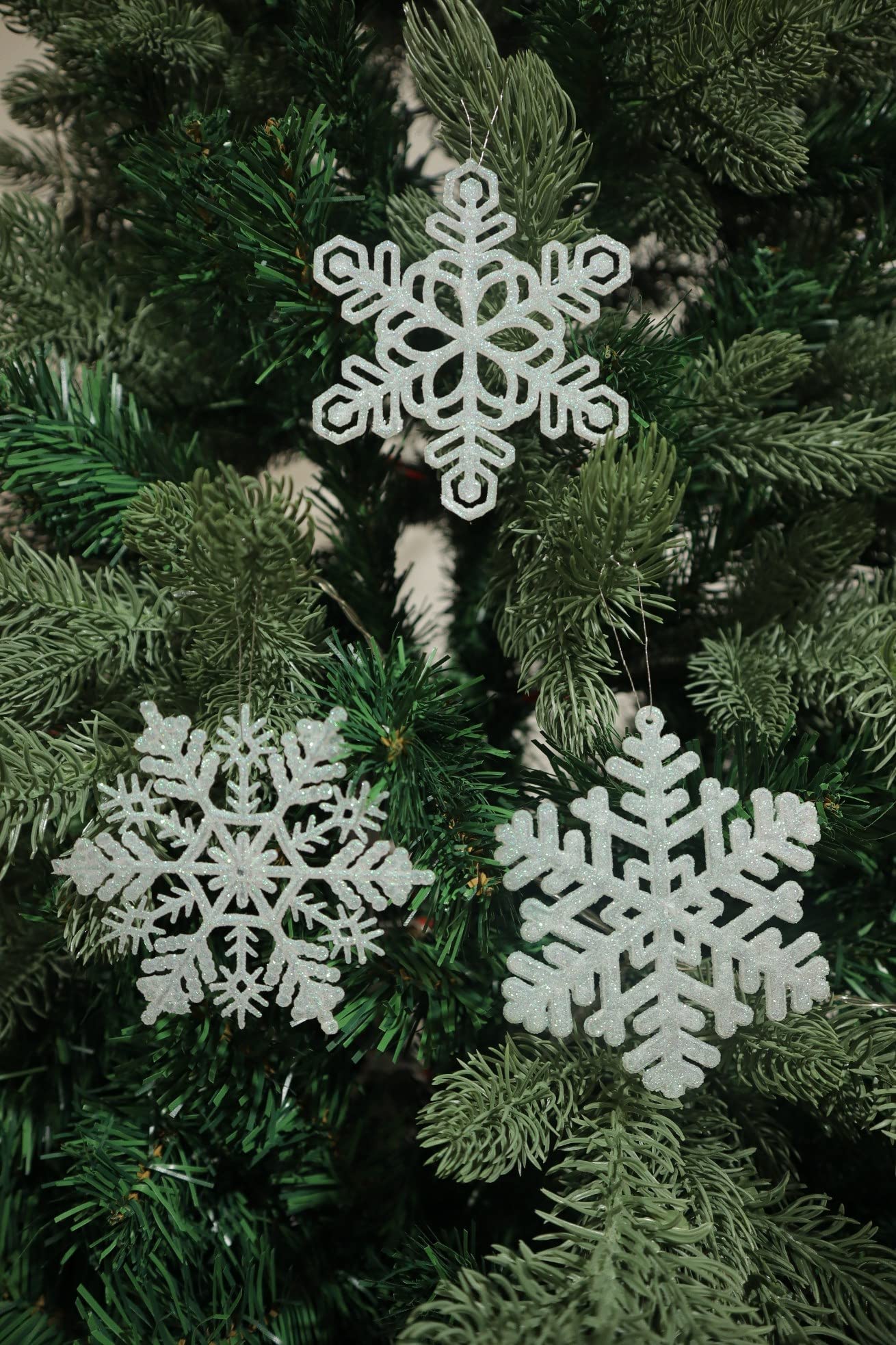48pcs 4 Inch Pre-Strung White Snowflake Ornaments for Christmas Tree Decorations, Hanging Plastic Glitter Snowflake Christmas Ornaments Bulk in Iridescent White