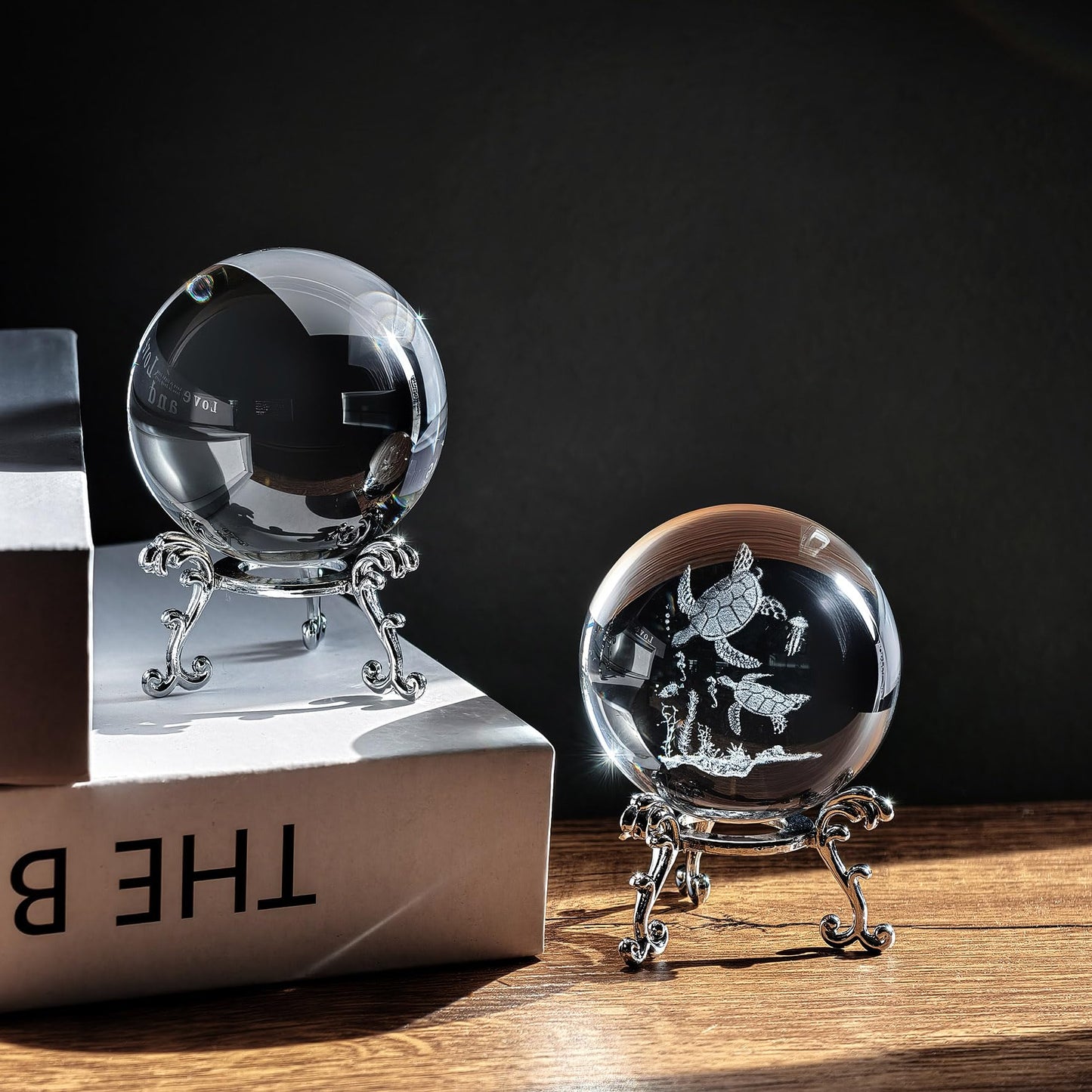 vskikris 2 Crystal Balls with Silver Stands - 3D Laser Engraved Sea Turtle & Clear Crystal Sphere Set, Decorative Paperweights, Home & Party Decor, Photography Props, Gifts for Women & Nature Lovers