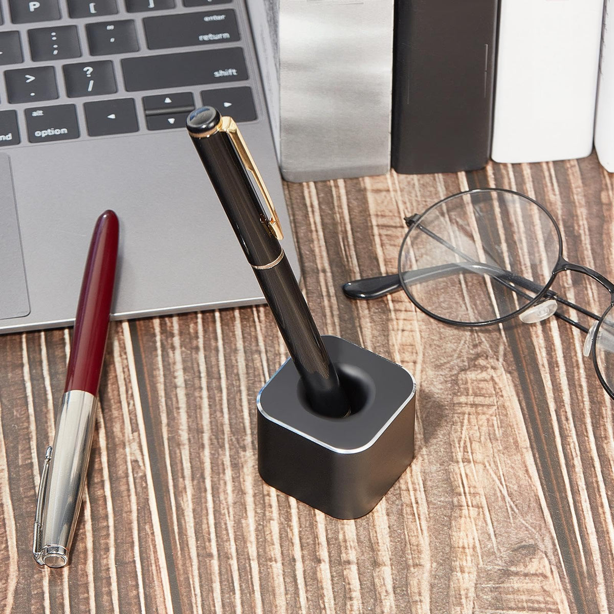 Chinco 2 Pieces Single Pen Holder Metal Pen Stand Square Base Aluminum Student Desk Organizer for Desk Desktop Toothbrush Stand Holder Display for Home Office Students Teachers