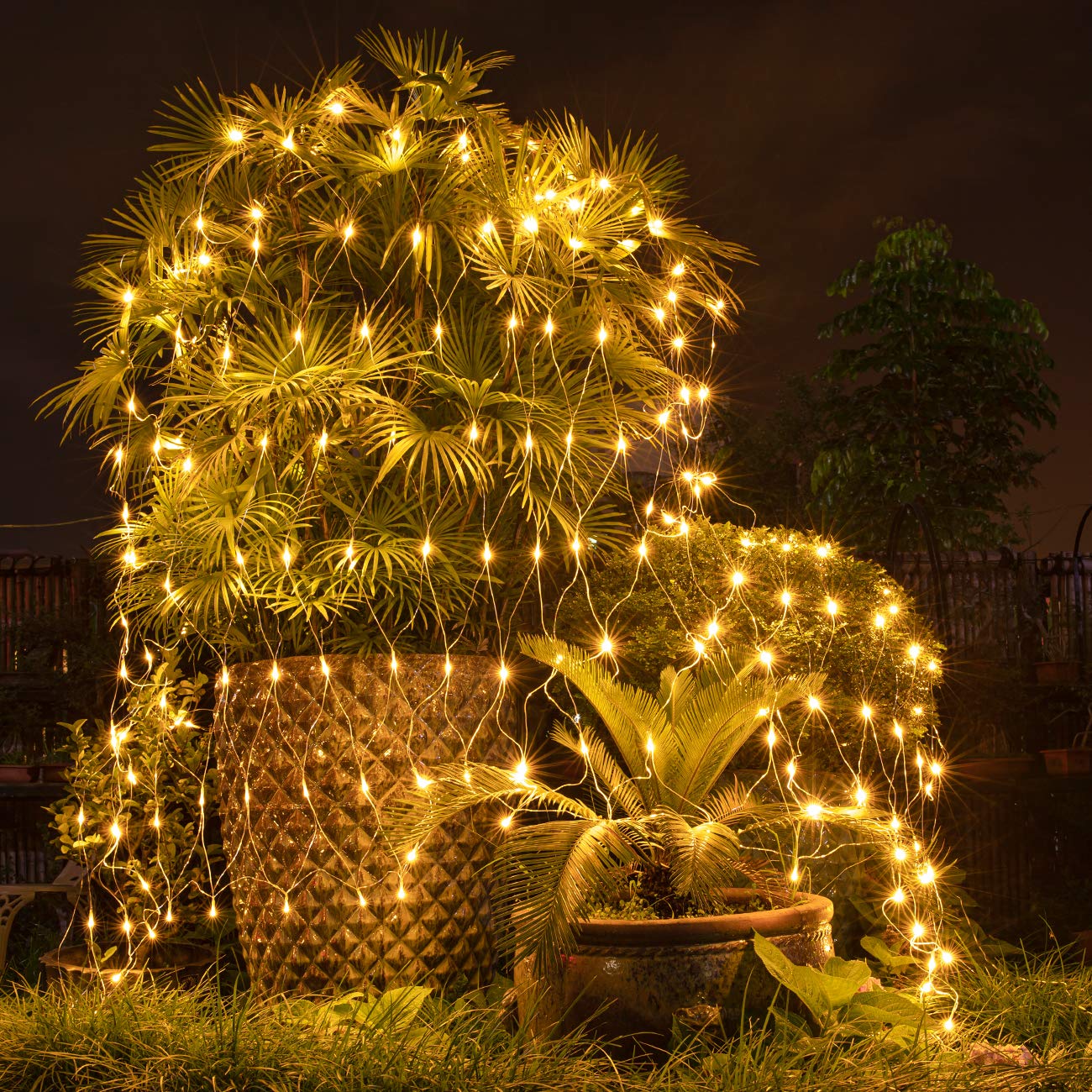 AWQ 200 LED 9.8ft x 6.6ft String Lights Net Mesh Christmas Lights 8 Modes for Christmas Wedding Party Home Garden Lawn Bushes Indoor Outdoor Decor (9.8ft x 6.6ft, Warm White)
