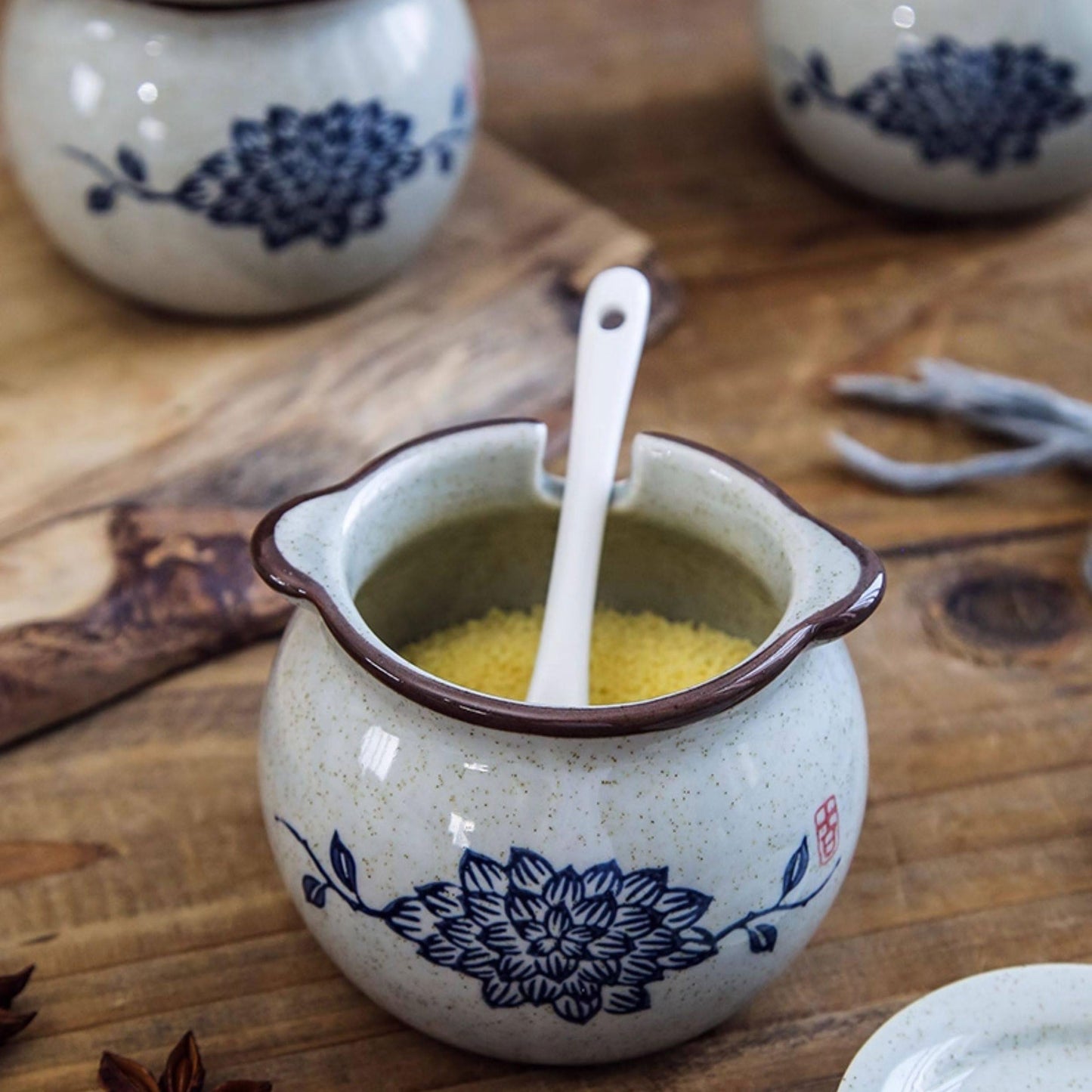 hengshukeji Sugar Bowl with Lid and Spoon,Vintage Ceramic Seasoning Jar, 10oz Stoneware Sugar Salt Holder, Glazed Condiment Container for Kitchen Counter (Lotus)