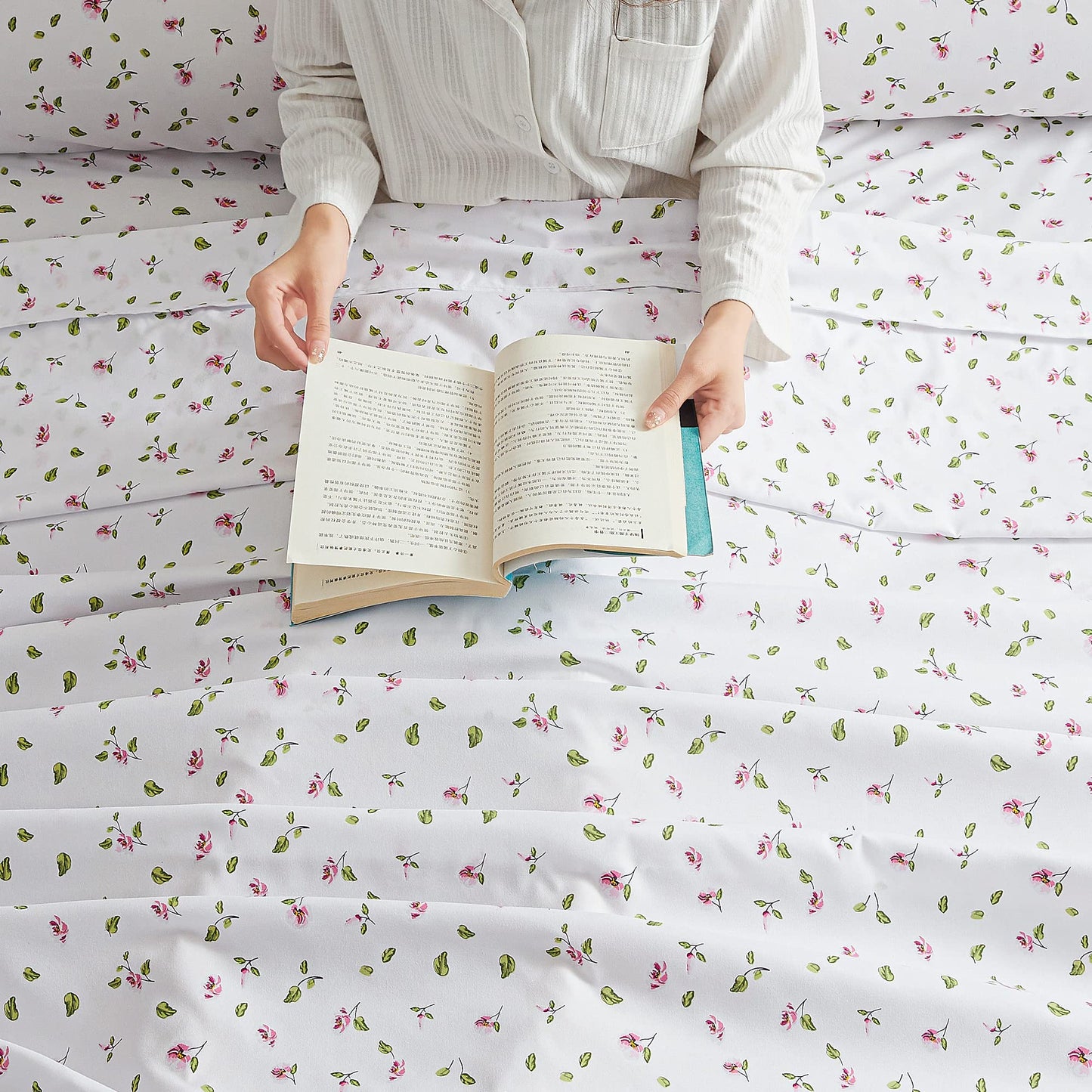 Mooreeke Queen Sheets Set - 4 Pieces Soft Breathable Microfiber Bed Sheet Set - Pink Flower Green Leaf Pattern Sheet Set - Deep Pocket Non-Slip Floral Printed Fitted Sheet Included for All Season