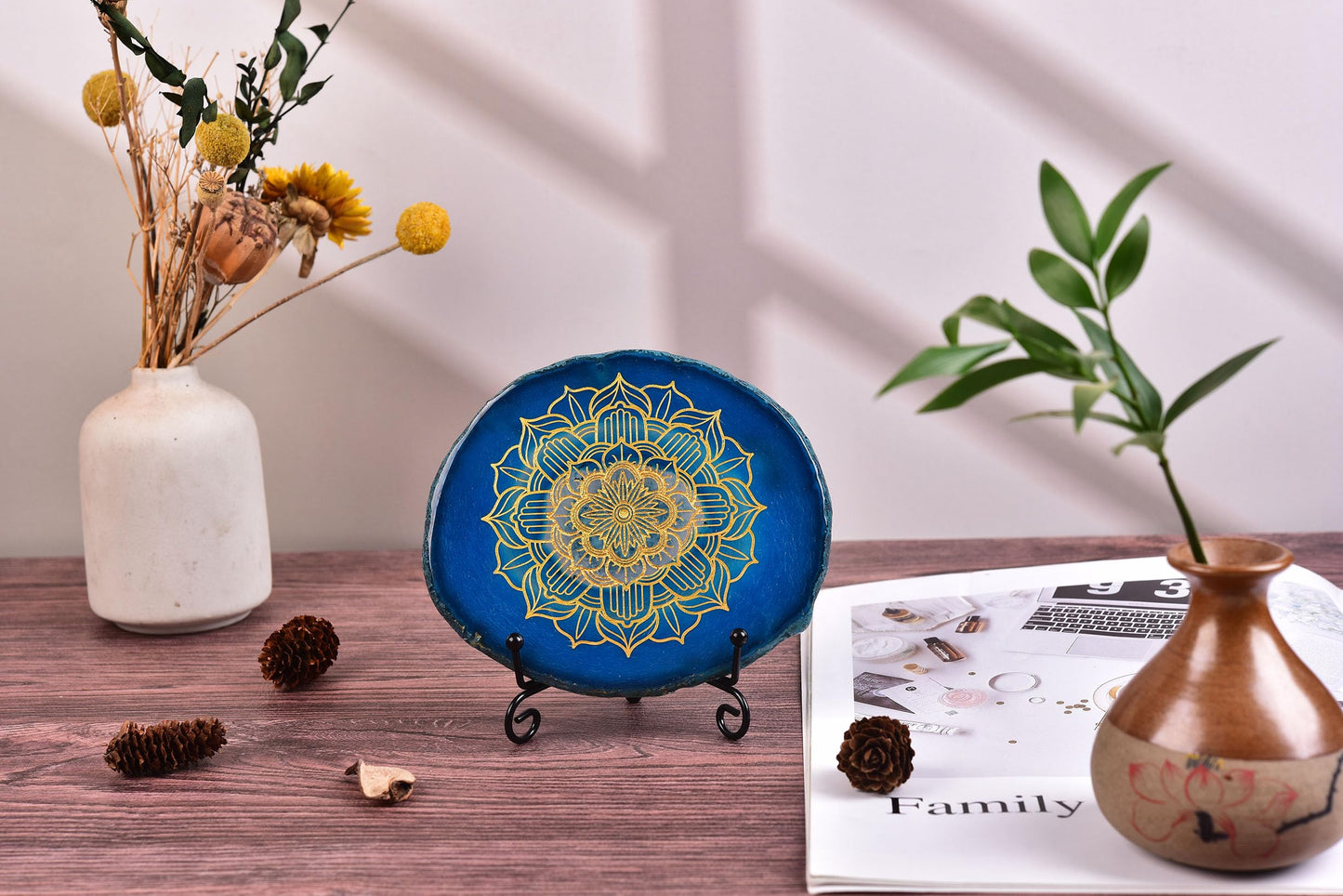 AMOYSTONE Spiritual Decor - Laser Engraved Mandala on Natural Agate Slice in Blue, 4-5" with Foldable Stand