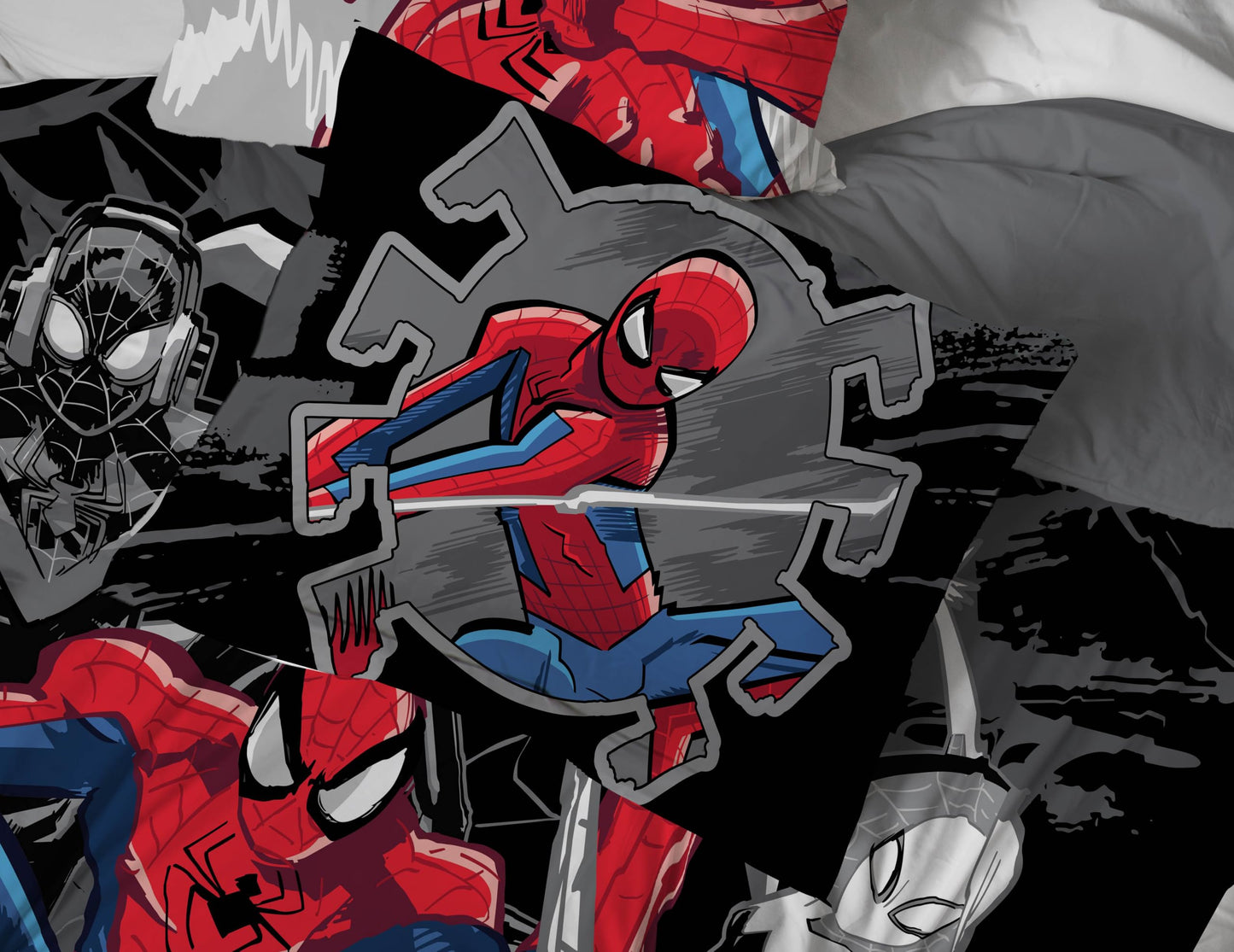 Jay Franco Kids Bed Set, Black, Spiderman, 5 Piece Twin