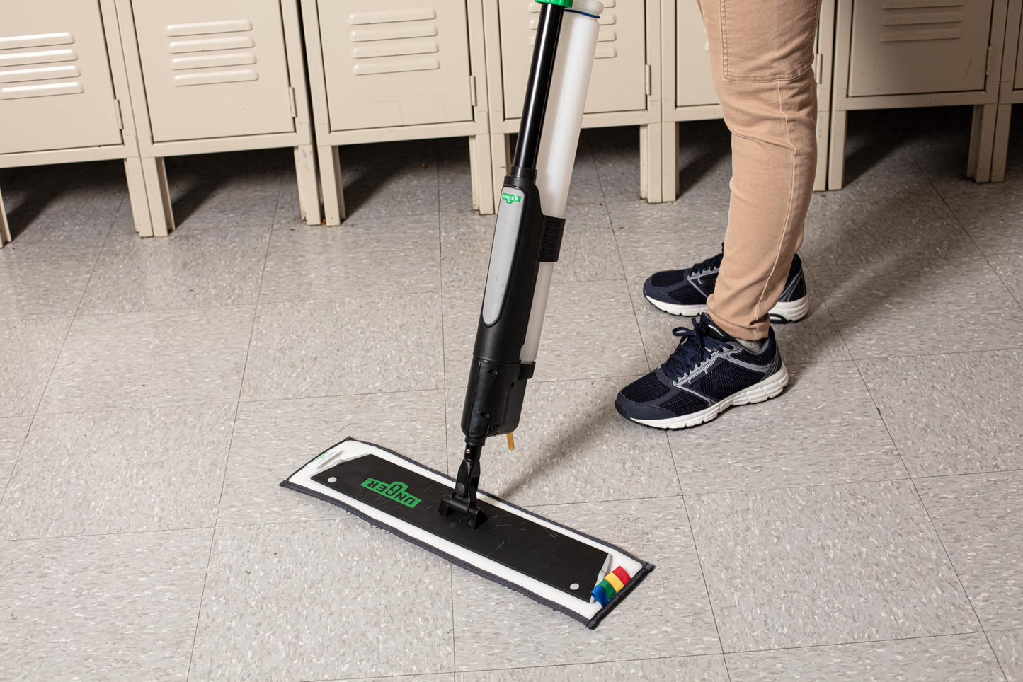 Unger Commercial Excella 18 " Floor Cleaning Kit - Floor Mop with Height Adjustable Pole and Liquid Dispensing, Includes 2 Microfiber Pads and 2 Refillable Bottles - EFKT1