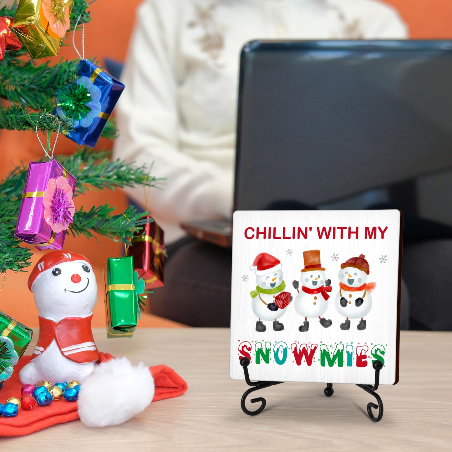 Cazhes Cute Snowmies Christmas Wooden Decor, Christmas Decorations for Home Bedroom, 5x5 Inches Xmas Snowman Snowflake Sign with Iron Stand, Birthday New Year Gifts-G11