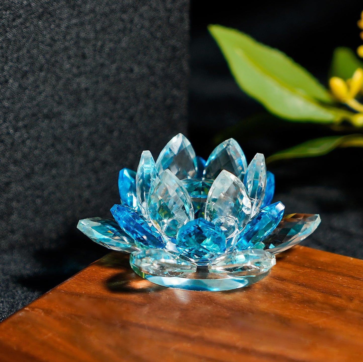 TENGFENG Crystal Lotus Flower Bicolor - Hue Reflection Glass Lotus Flower Feng Shui Home Decor Lucky Charm Crystal Figurine with Gift Box Collectible Figurines (Gold, 3.3 inches)