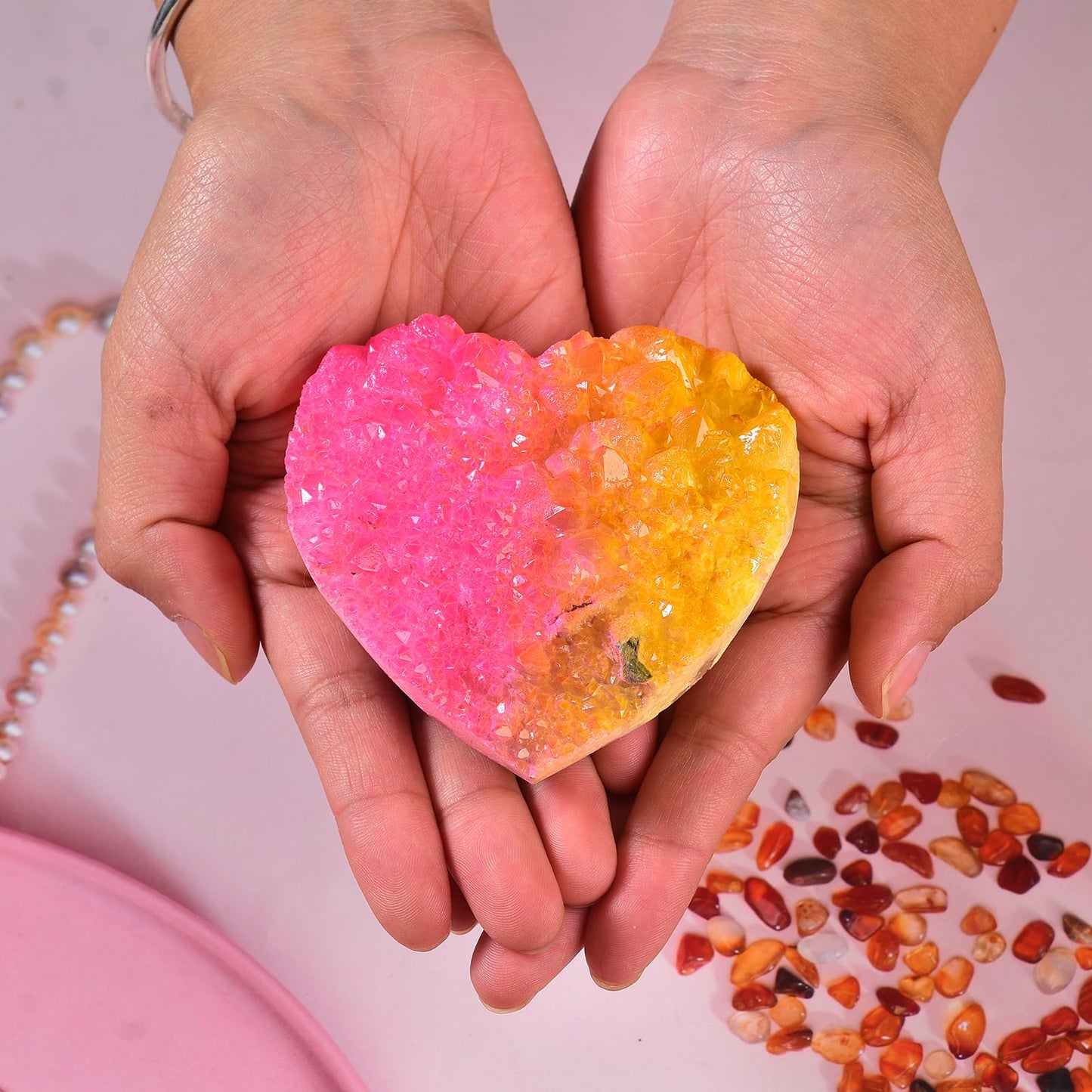 JIC Gem Pink Yellow Titanium Coated Large Heart Crystal Cluster Geode Healing Crystals Heart Shaped Rocks with Crystal Display Stand Home Decor Reiki Meditation 3.14-3.54 inch
