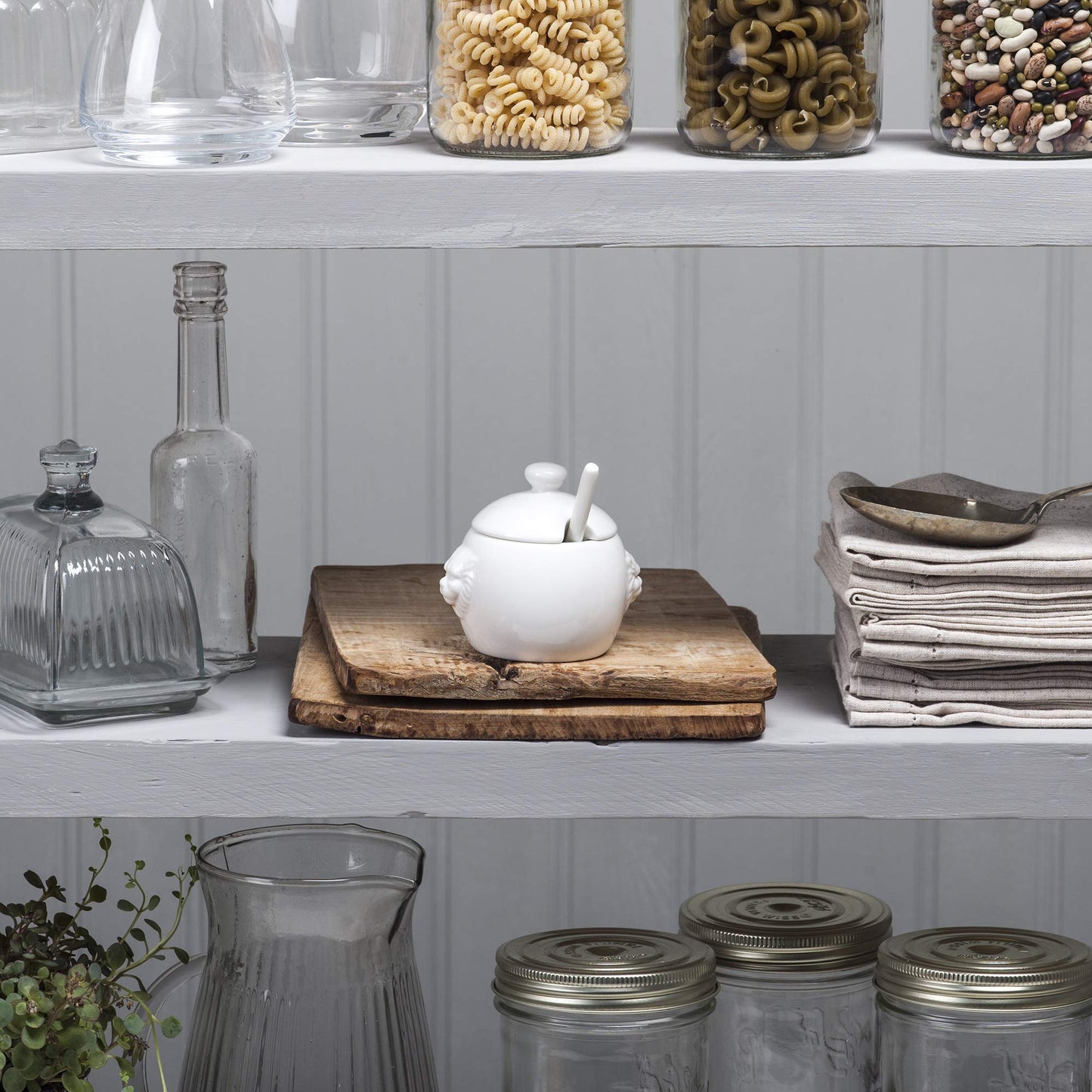WM Bartleet & Sons – Traditional Porcelain Mustard/Jam/Sugar Pot, Lion Head Design Storage Pot with Serving Spoon and Lid (8cm). Made From 100% Porcelain – Classic Smooth Finish, White