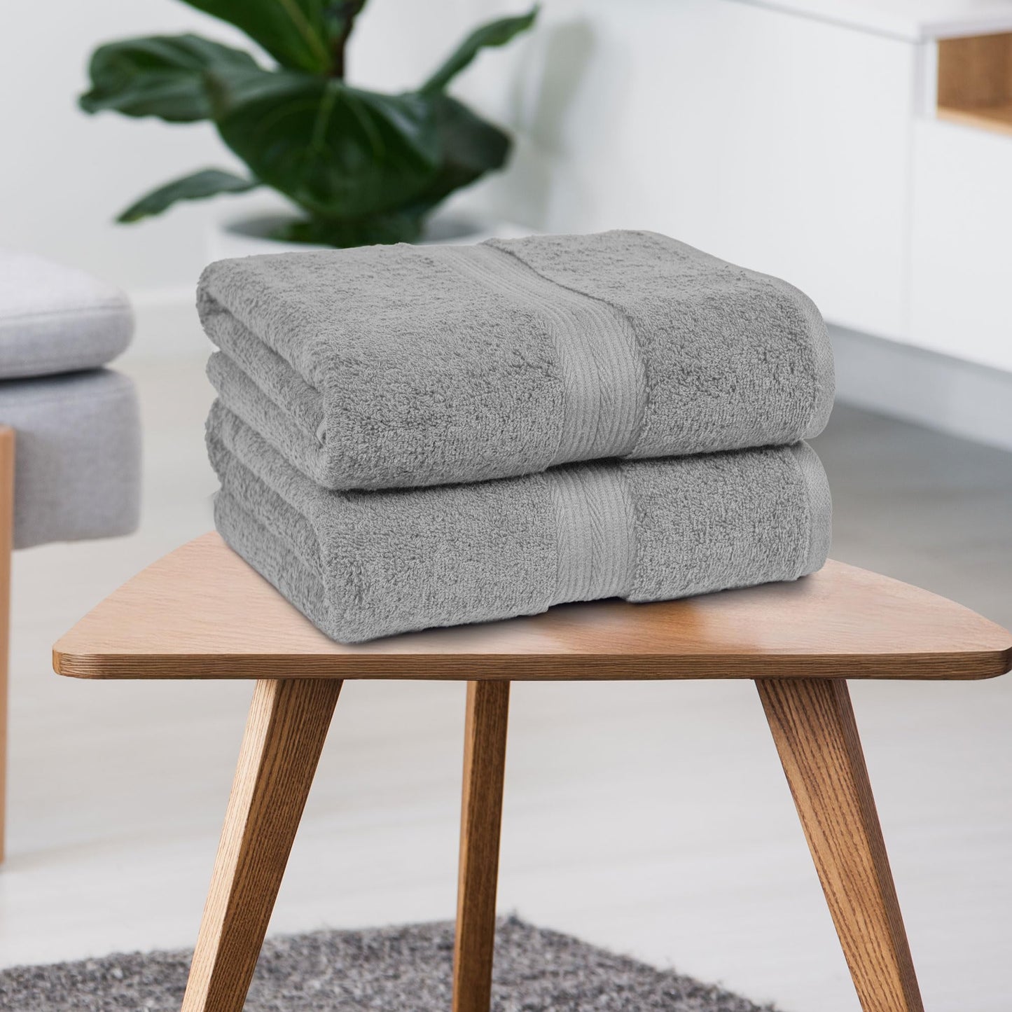 Amazon Basics 2 Bath towel for bathroom, Fade Resistant 100% Cotton Bath Towels, soft absorbent, 2-Pack (70x140 cm), Grey