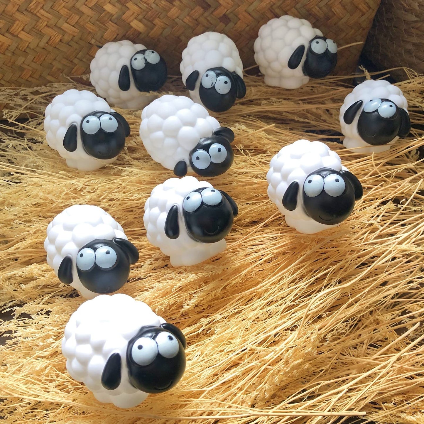Sezrgiu Cute Painted Sheep Night Light LED Sheep Ornaments String Lights Black Sheep Fairy Light Battery Powered Indoor Outdoor Party Decor Night Light (10LED, Black Sheep)