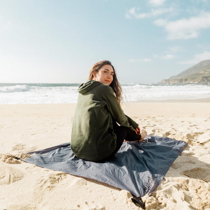 Matador Pocket Blanket 4.0 - Black (Seats 2-4); Lightweight Picnic Blanket with Pegs; Foldable Picnic Blanket for Dry Sitting; Sandless Beach Mat & Festival Blanket for Concert, Walking, Hiking