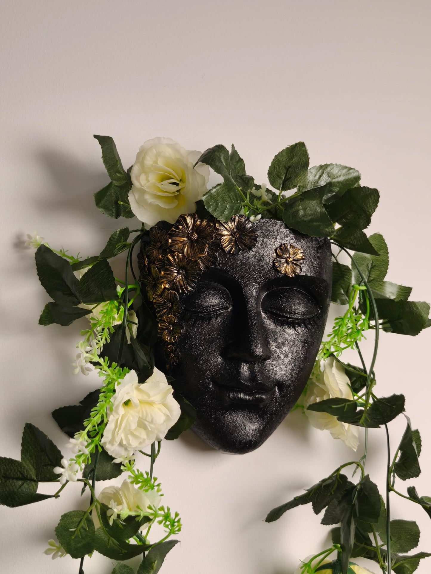 KOXHERO Face Shape Wall Planter Elegant Black Resin Wall-Mounted Head Pot with Drainage Hole Unique Small Vase Holder for Flower,Succulents, Hanging Plants for Plant Lovers