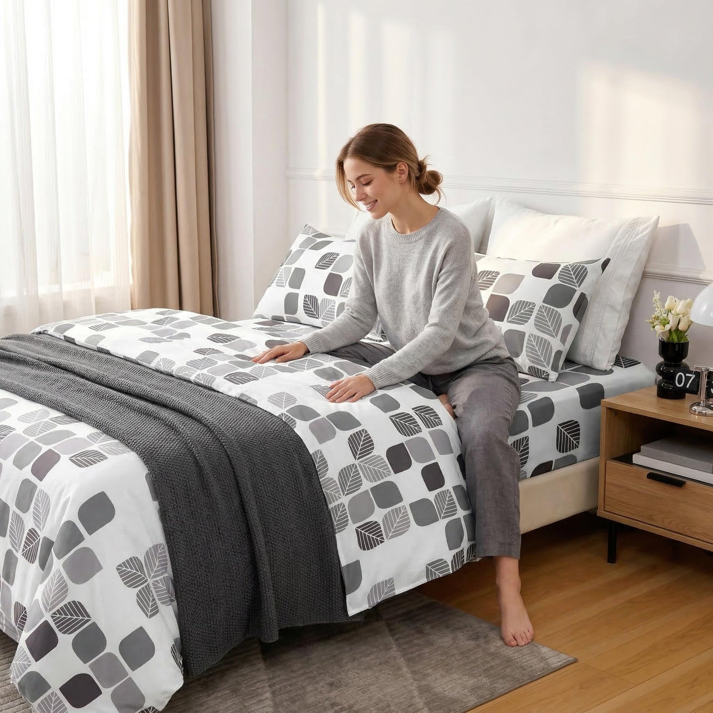 HCORA Geometric King Sheet Set, Ultra Soft Double Brushed Microfiber Bed Sheets, Deep Pocket, Breathable, Wrinkle Resistant, Easy Care, 4PC, King