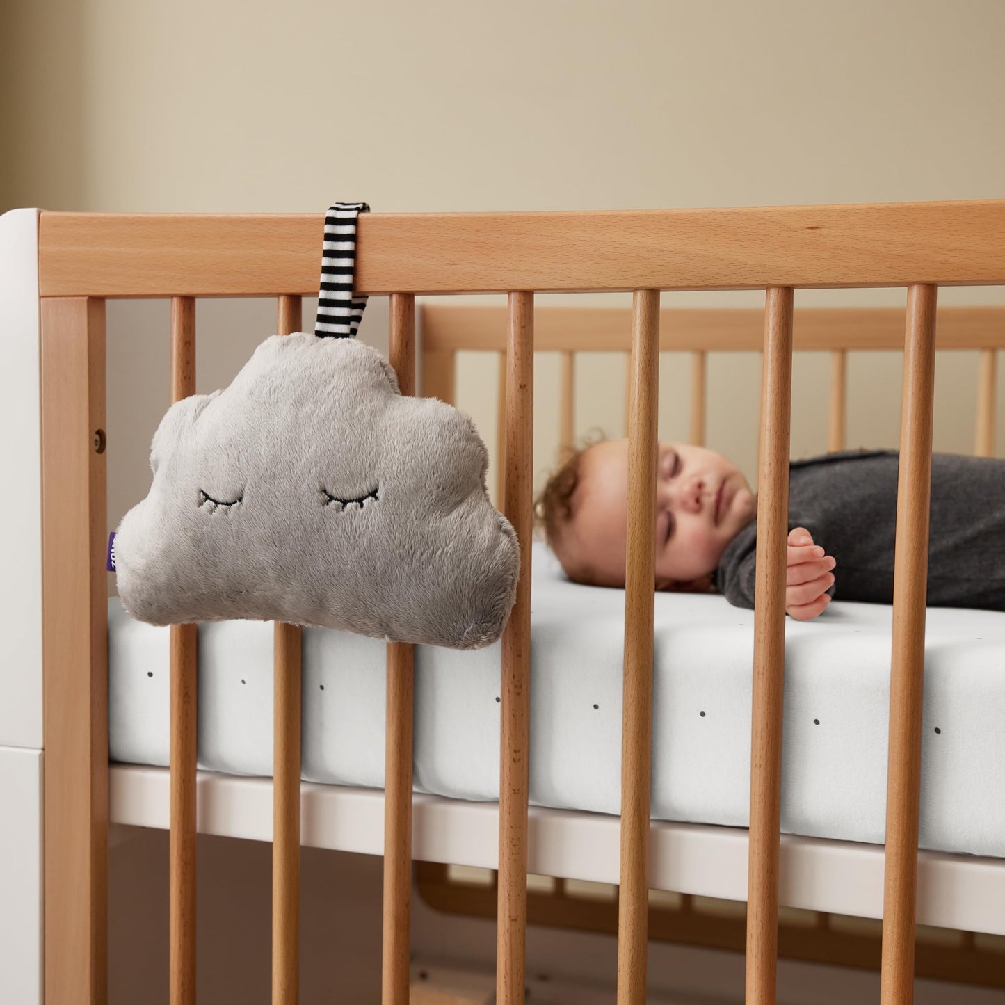 SnuzCloud 3-in-1 White Noise Machine - Baby Sleep Aid with Soothing Pink Noise and Sensory Lights, Newborn Essential for The Cot, Crib, and More, Adjustable Volume, Lightweight and Portable