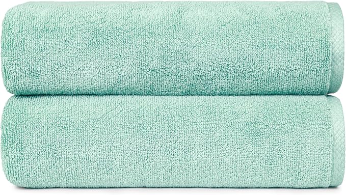 Amazon Basics 2-Pack Quick-Dry Lightweight Moisture Absorbing Bath Towel