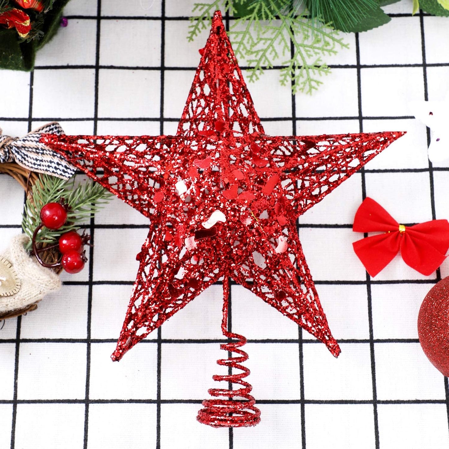 URATOT Glittered Christmas Tree Topper Metal Christmas Treetop Hallow Wire Star Topper for Christmas Home Decoration (8 inches, Red)