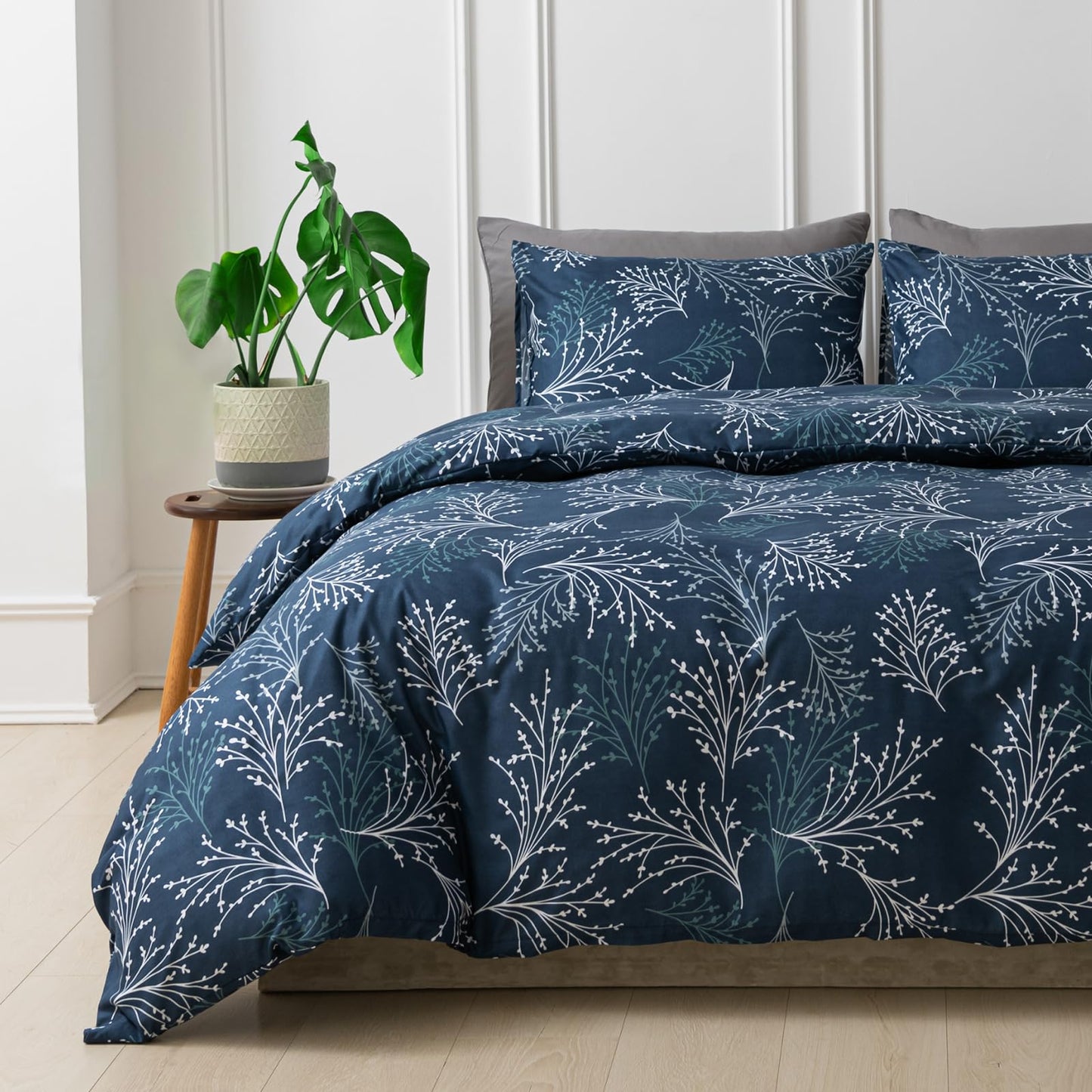 Lekesky Reversible Duvet Cover King Size, Navy Blue White Branch Comforter Cover King 3pcs Microfiber Botanical Bedding Set with Zipper Closure Corner Ties
