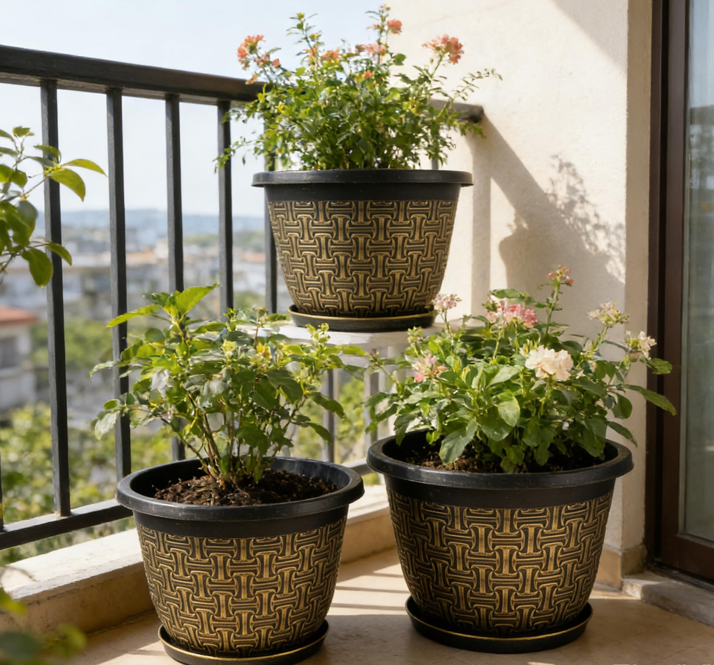 Nooulap 4 Pack 16 Inch Planter,Large Plastic Flower Pots Outdoor Indoor with Drainage Holes & Trays, Retro Antique Imitation Decorative Garden Plant Pots Outdoor for Houseplants