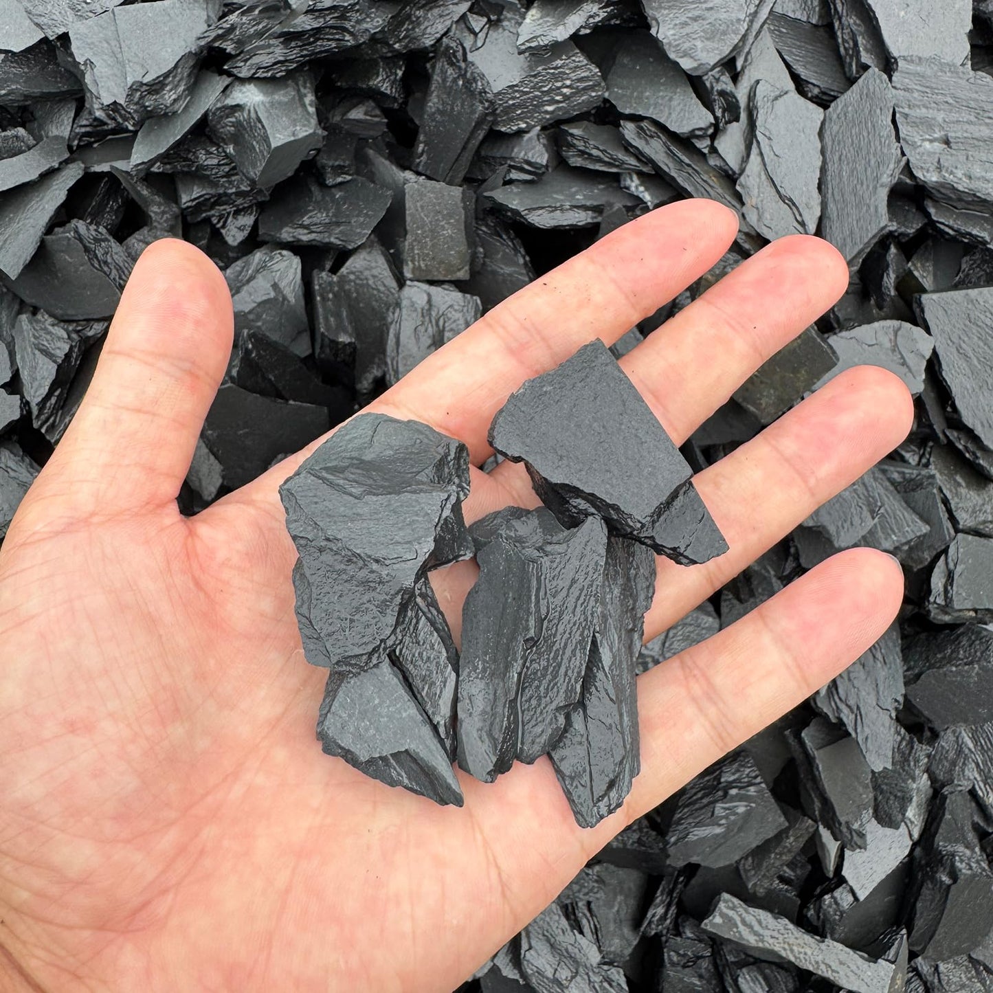 KINGRUI Natural Rocks Slate Stone 1-2.5 Inches Decorative Stones for Miniature Landscaping,Fairy Gardens,Bonsai,DIY Crafts,Aquariums & Reptile Terrariums-1lb