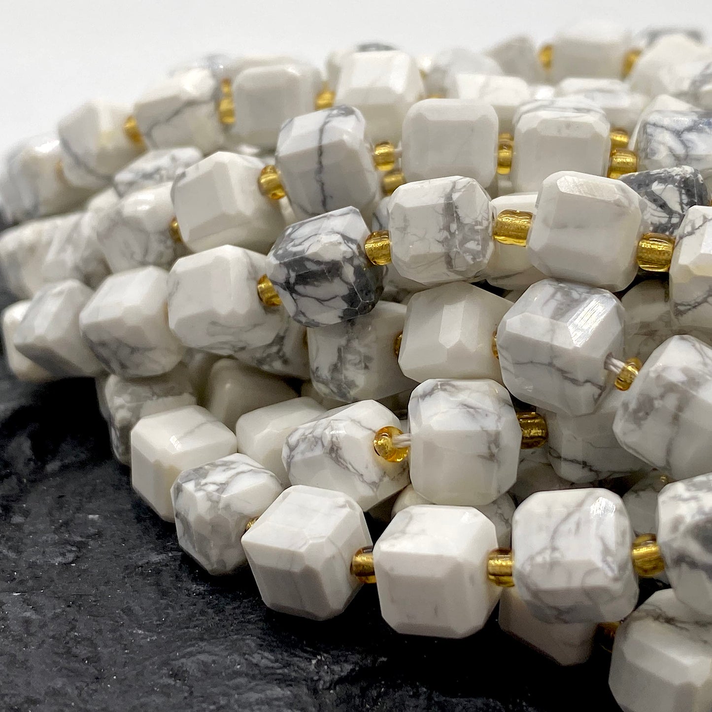 ABCGEMS California White Howlite Beads (A Revolutionary Cutting Technique Brings a More Dynamic Look to a Traditional Cube) Crystal Chakra Stone Diamond-Cut 3D Magical-Cube 8mm