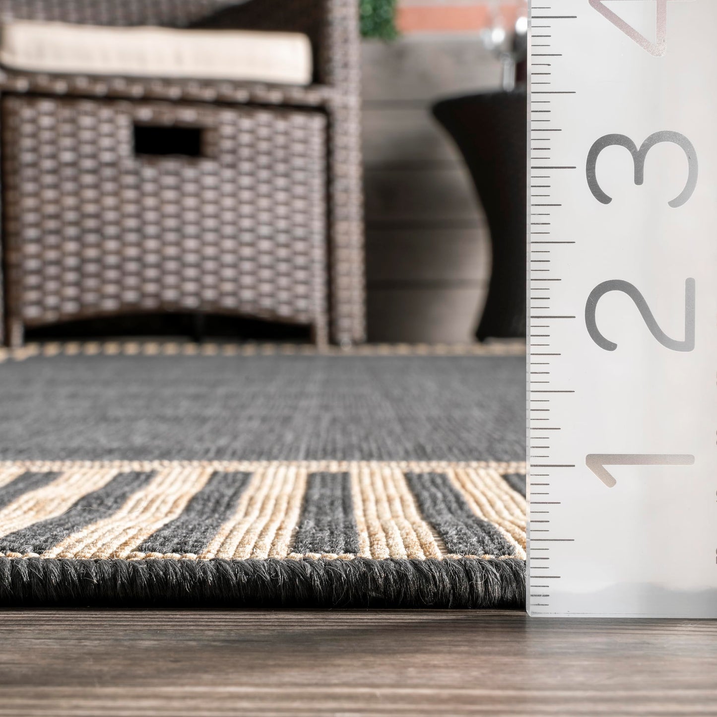 Nuloom Asha Dark Grey/Ivory, 6'7" Round, Casual, Striped Border, Soft and Cozy, High Traffic, Stain Resistant, Easy Clean, Durable Area Rug for Indoor/Outdoor Patio, Deck, Porch, Garden, Courtyard