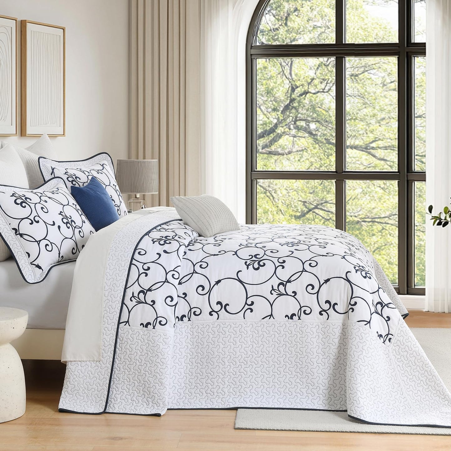 FineStichery Oversized Queen Bedspread 120"x102" - 100% Cotton Extra Large Quilt, Embroidered Bedspread Coverlet with Pillow Shams, Lightweight Quilted Bedding Set 3 Piece, Navy Blue/White