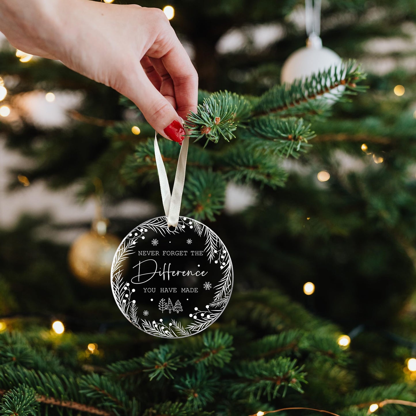 TUMSHANIP Thank You Gifts for Women, Boss, Coworkers, Teacher, Nurse, Mom, Friends - Retirement Farewell Going Away Never Forget The Difference You Made Ornament - Acrylic Christmas Ornament 2025