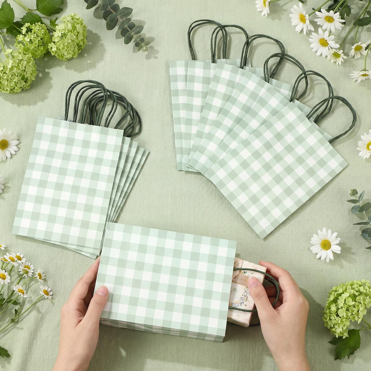 Chinco 30 Pcs Sage Green Gingham Paper Gift Bags Bulk with Handles, Candy Goodie Plaid Bags for Party Favors Supplies, Christmas, Birthday, Baby Shower, Wedding, Candy, Cookies, Gifts