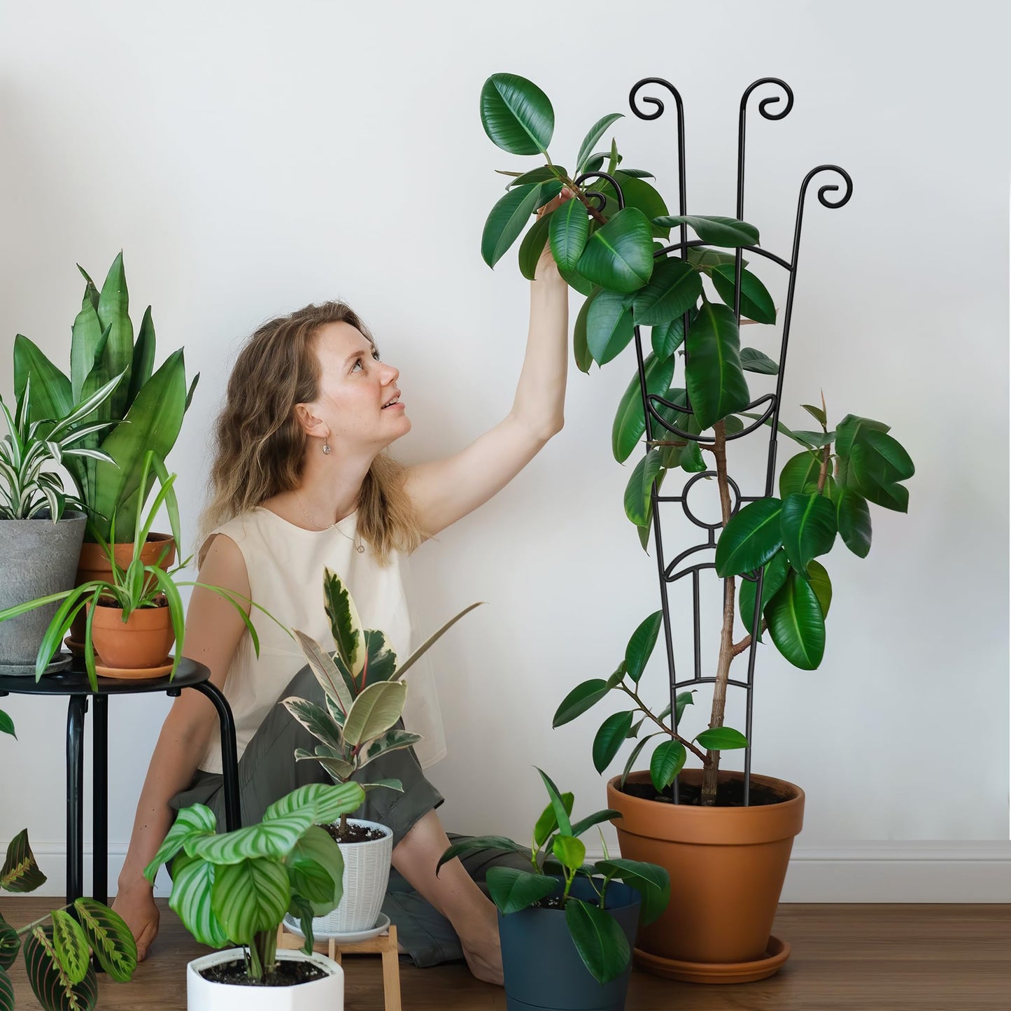 Xeeol 32.6in Plant Trellis for Climbing Plants Indoor Outdoor, Expandable Large Metal Garden Trellis for Potted Plants, Heavy-Duty Tall Pothos Plant Climber Support for Ivy Pothos Hoya Monstera, 2P