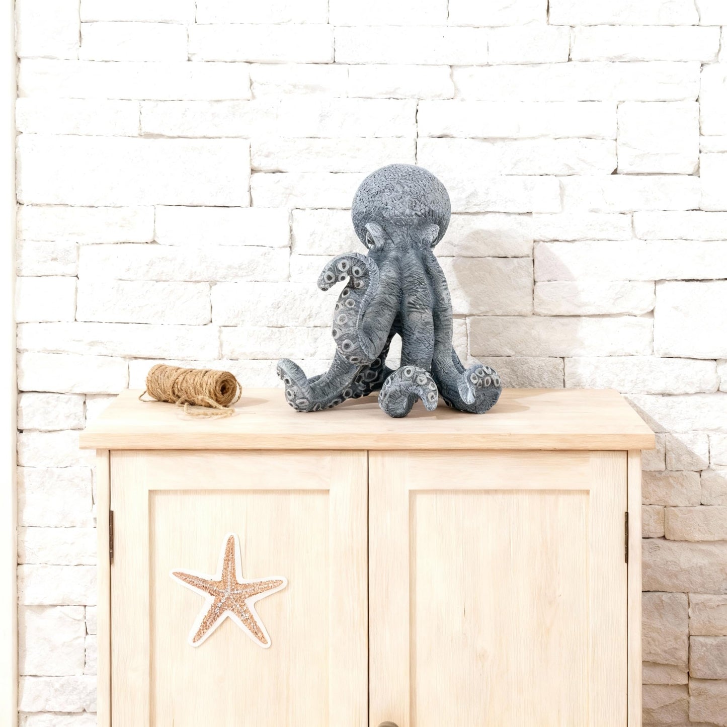 DOVDOV Blue Octopus Decorative Sculpture, Modern Art Octopus Sculpture, Coastal-Themed Home Decor, Suitable for Office Bookshelves, Living Room Coffee Tables, and Entryway Displays.