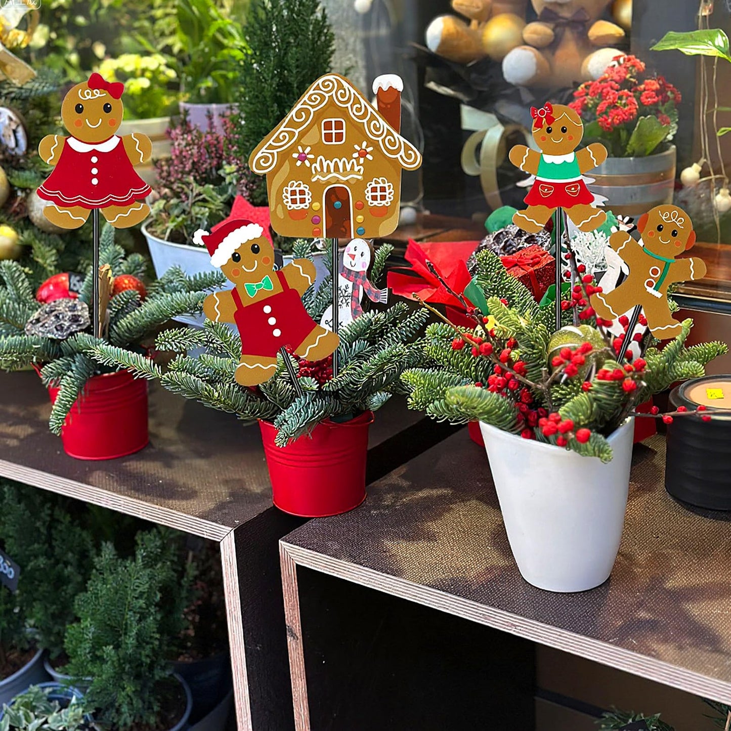 Roowest 5 Pack 12'' H Metal Christmas Yard Stakes Outdoor Decorations Gingerbread Man House Garden Signs Christmas Potted Plant Stakes for Holiday Winter Home Lawn Garden Porch Walkway Party Decor
