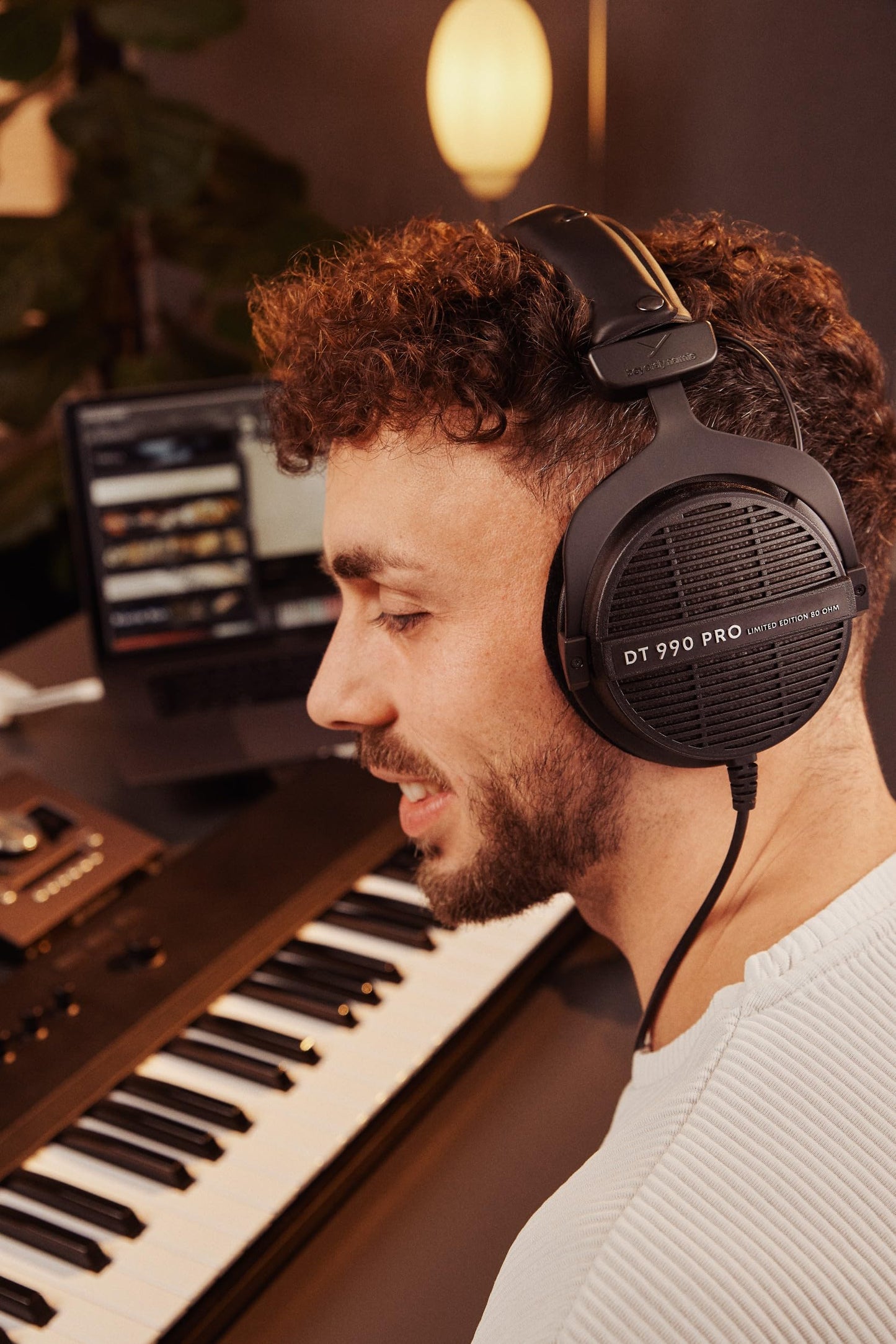 beyerdynamic DT 990 PRO 250 ohm - Limited Edition (Black, Straight Cable)