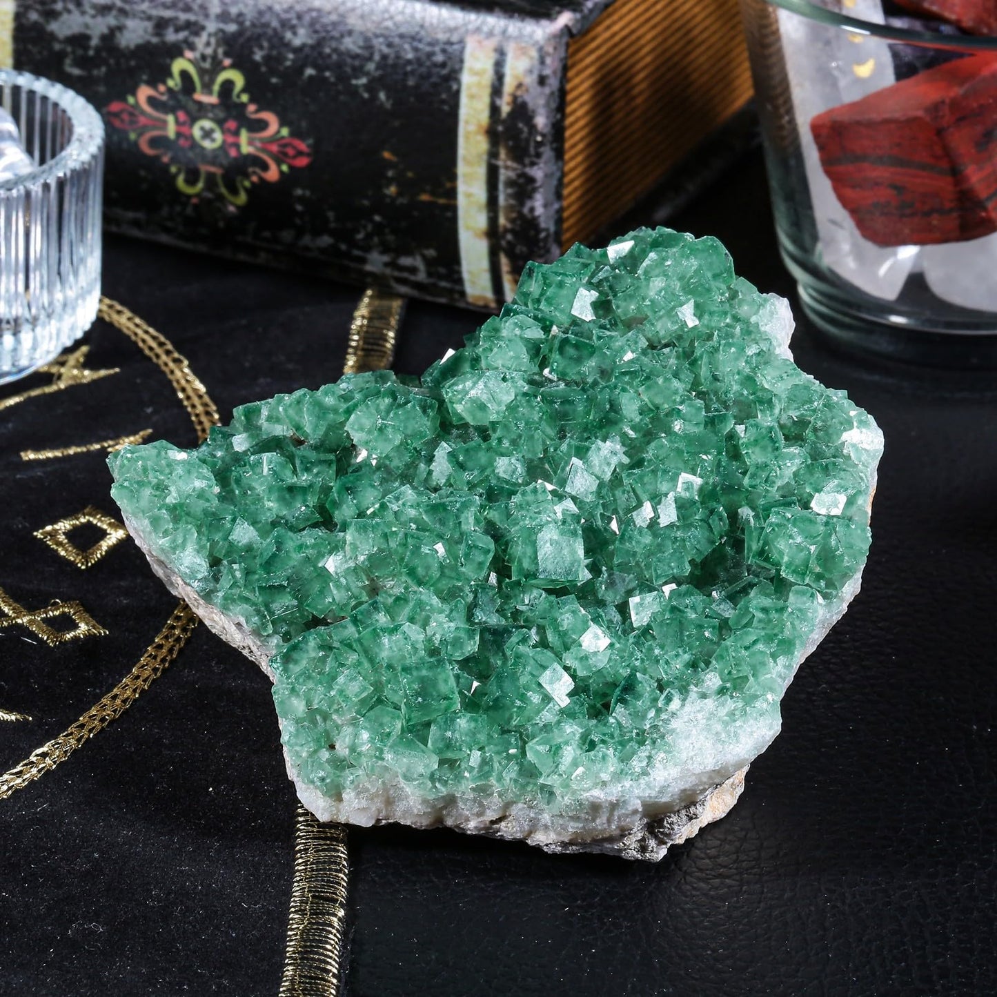 TUMBEELLUWA Natural Green Fluorite Crystal Cluster Geode Druzy Specimen Mineral Raw Stone for Healing, Witchcraft, Home Decor (501g-600g)