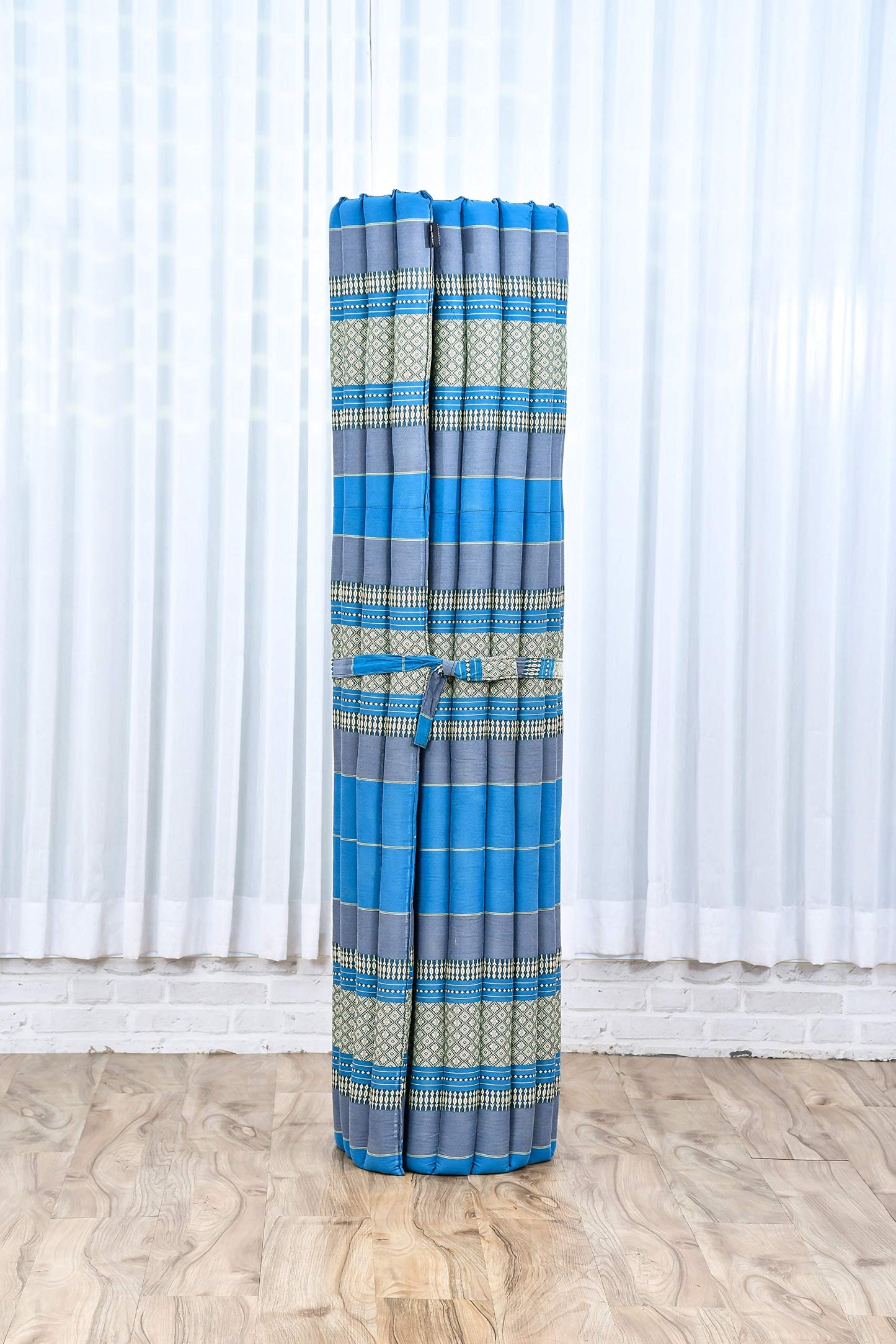 Leewadee - Foldable Floor Mattress - Japanese Roll Up Futon -Trifold Tatami Mat- Guest Floor Bed - Camping Mattress - Thai Massage Mat, Kapok Filled, 75 x 57 inches, Light Blue