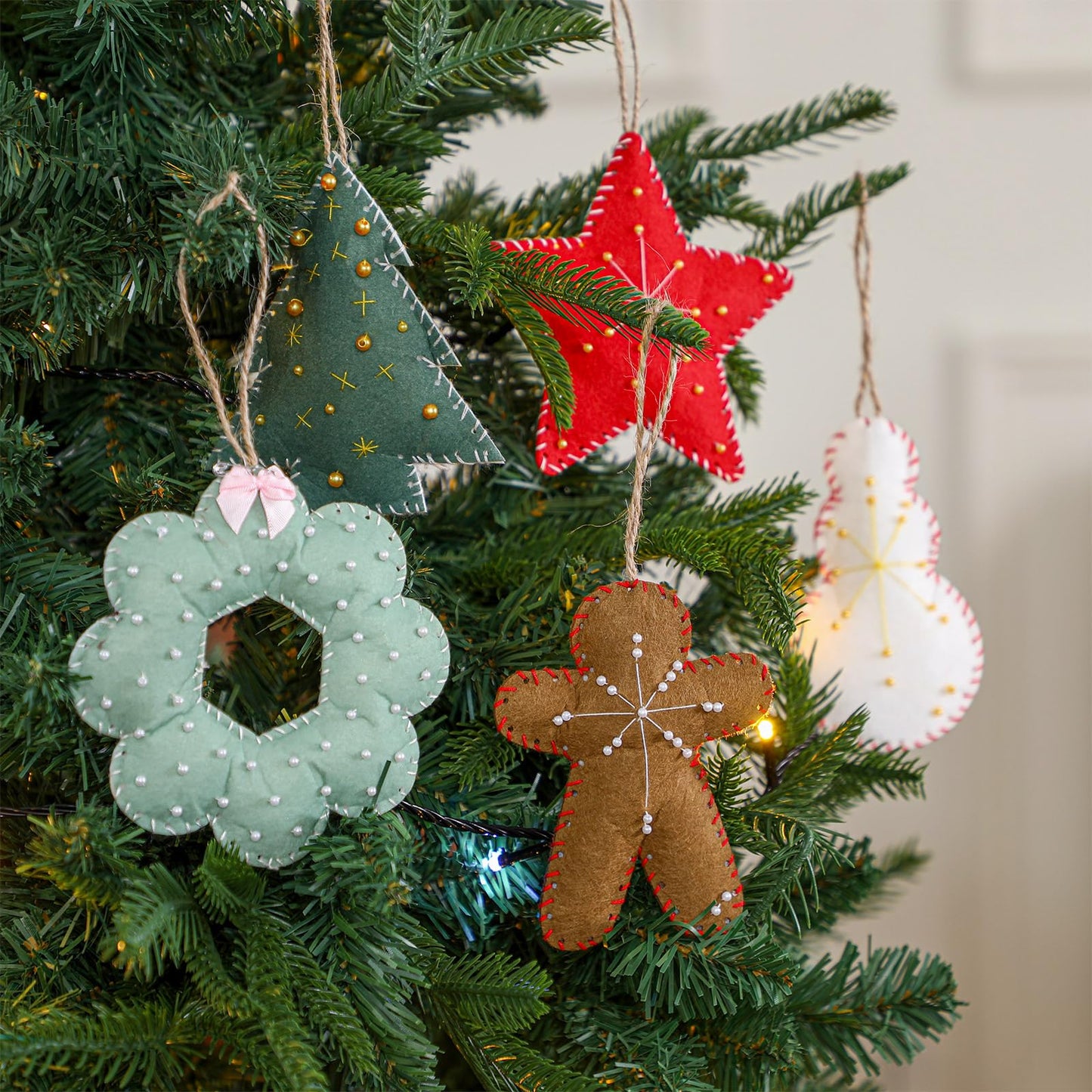 Suncalla 10 Pieces Embroidered Felt Christmas Ornaments Felt Cookies Ornament Christmas Tree Gingerbread Man Wreath Stars Snowman Hanging Decoration for Xmas Holiday Party Toy(Green and Red,Classic)