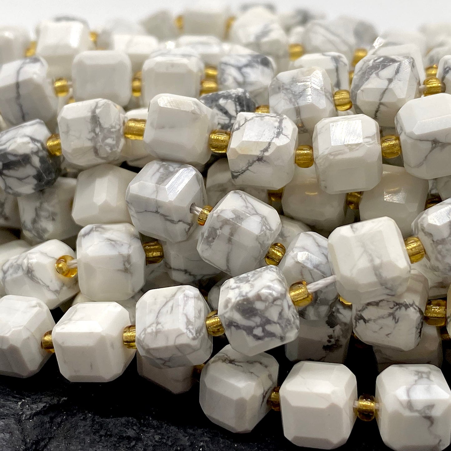 ABCGEMS California White Howlite Beads (A Revolutionary Cutting Technique Brings a More Dynamic Look to a Traditional Cube) Crystal Chakra Stone Diamond-Cut 3D Magical-Cube 8mm