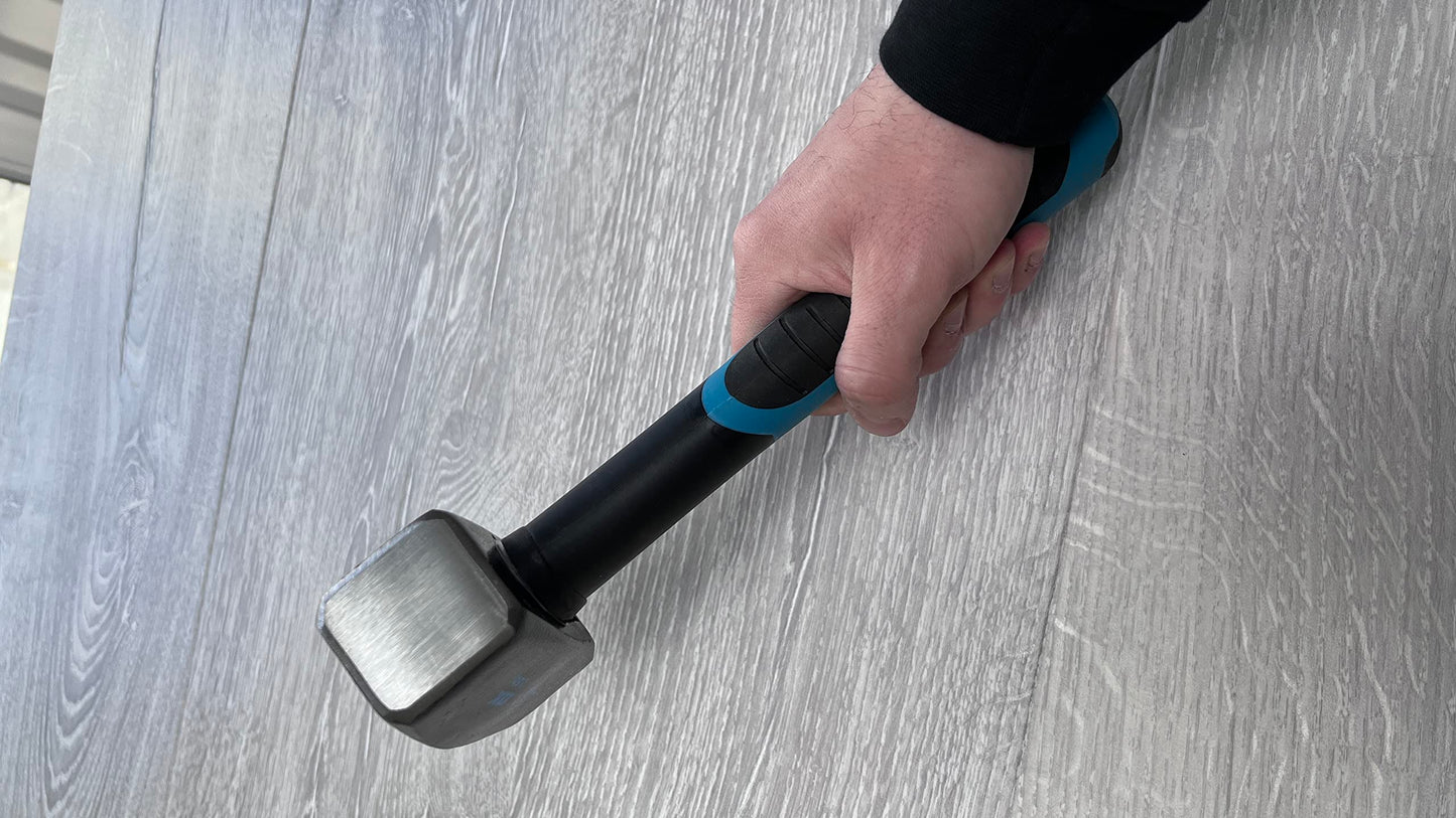 OX Club Hammer - Sledgehammer with Fibreglass Handle - Forged and Induction Hardened Hammerhead - 2.5 lb / 1.1 kg