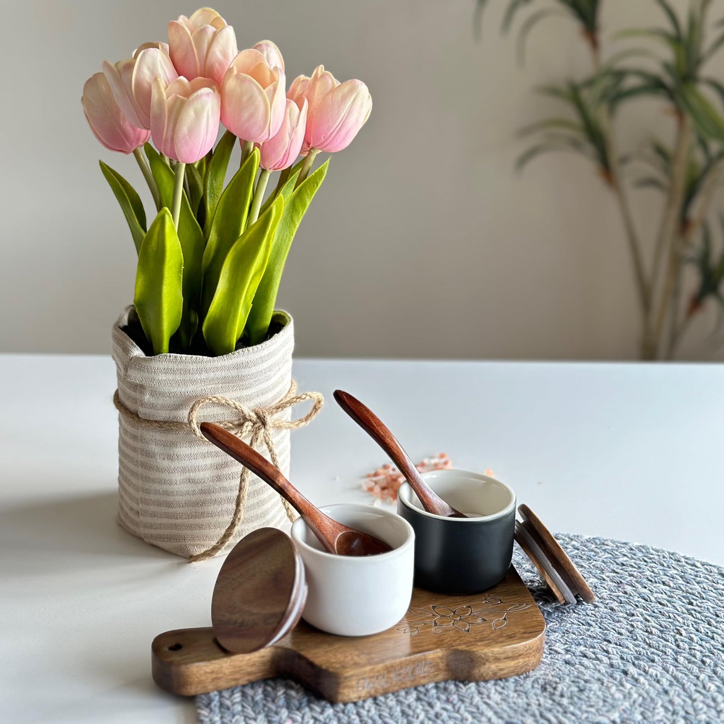 UhMAZING SALT AND PEPPER CELLAR SET WITH ACACIA WOOD LID AND ENGRAVED DECORATIVE HOLDING TRAY - WHITE AND BLACK