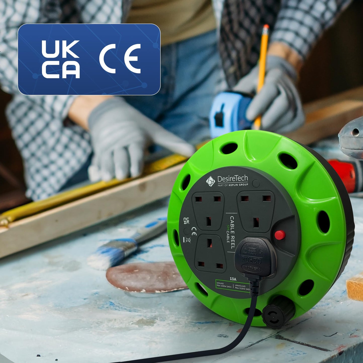 Desiretech - 4 Socket Extension Lead - 5m Portable Cable Reel - Thermal Cut Out, Ergonomic Handle, Green/Black - Heavy Duty Extension Cord for Indoor Use (5 Metre)