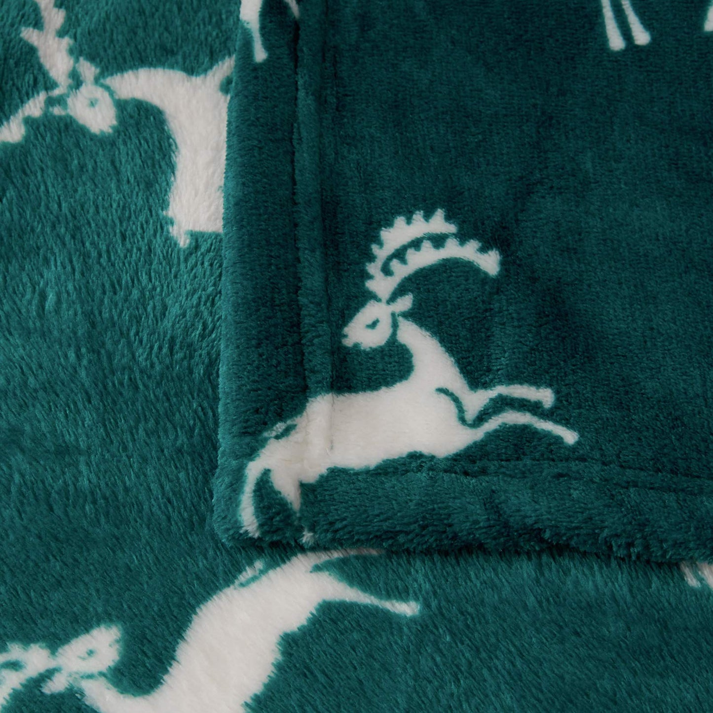 FY FIBER HOUSE Christmas Home Decor Flannel Fleece Throw Blanket for Couch Sofa with Reindeer Print，50"X60", Green