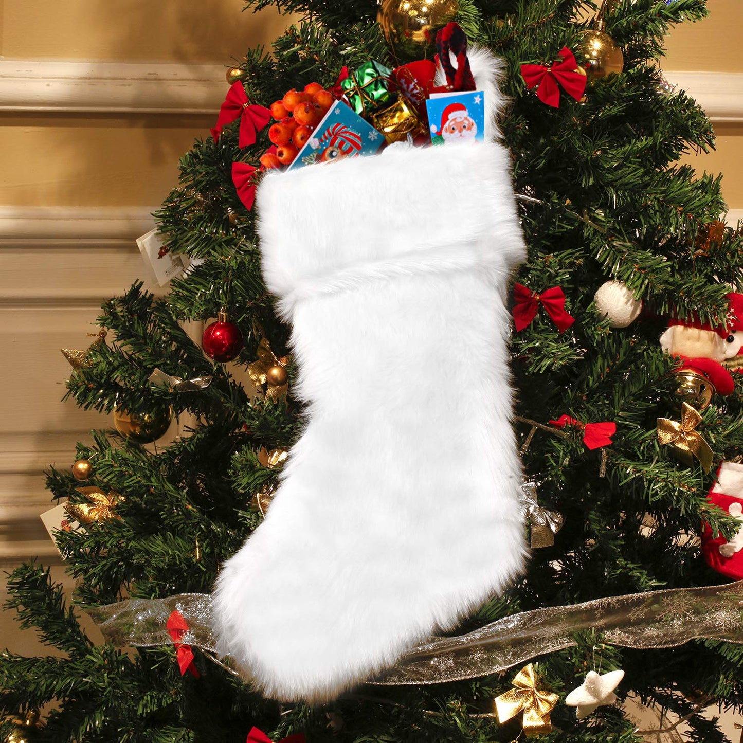 Pangda 2 Pcs White Christmas Stockings 20 Inch Faux Fur Xmas Stocking Snowy Stockings Fireplace Hanging Gift Bags for Xmas Holiday Family Party Decoration