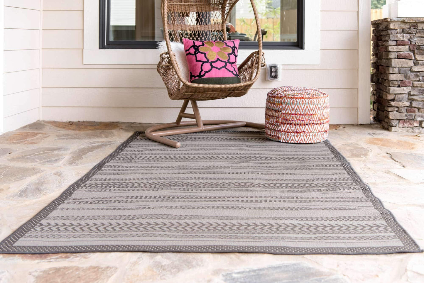 Unique Loom Outdoor Border Collection Area Rug - Lines (9' x 12' 2" Rectangle, Gray/ Silver)