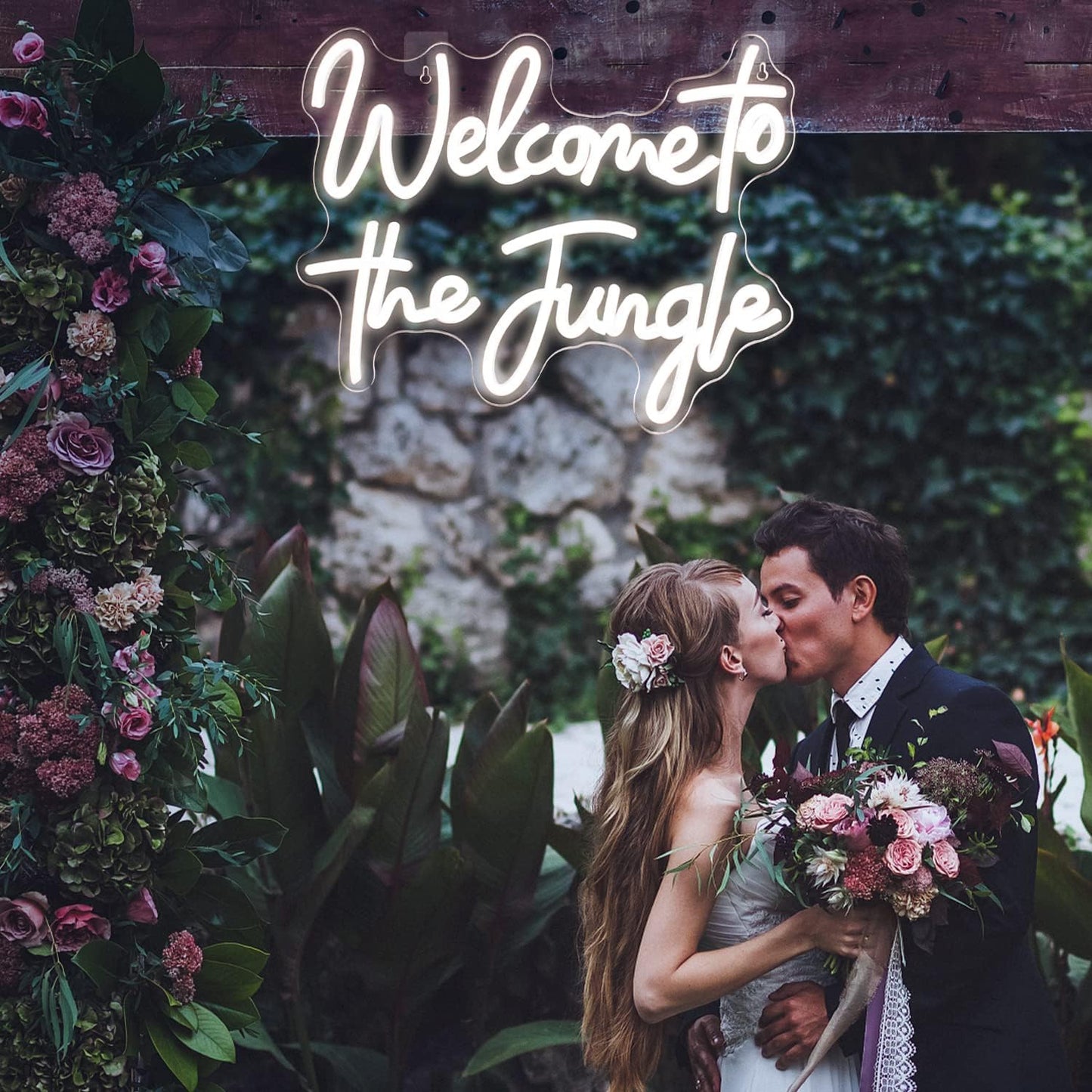 ineonlife Welcome to the Jungle Neon Sign Warm White Letter LED Neon Lights for Bedroom Wall Decor USB Powered Neon Signs for Room Decor Bar Party Wedding Engagement Wall Hanging Decoration