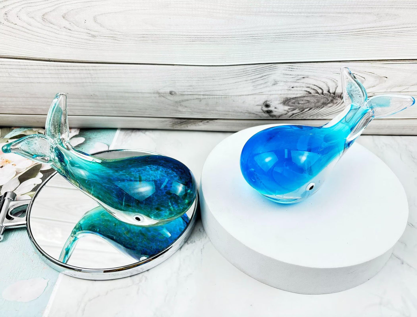 FZBHRO Crystal Whale Figurine Hand Blown Glass Whale Statue Collectibles Art Glass Sea Animal Paperweight Home Table Decor Gift Colorful 5.1''