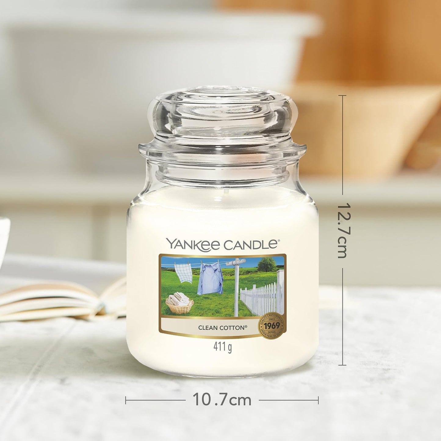 Yankee Candle Scented Candle | Clean Cotton Medium Jar Candle| Long Burning Candles: up to 75 Hours | Gifts for Women