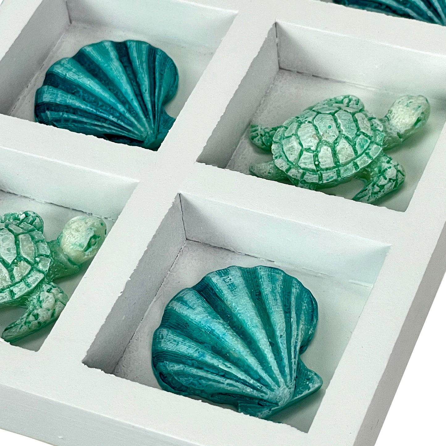 Coastal Shell and Sea Turtle Decorative Sculpture – 7" White Wood Tic Tac Toe Table Accent with Resin Pieces, Beach House Nautical Coffee Table Centerpiece, Ocean Home Decor, Adult Display Art