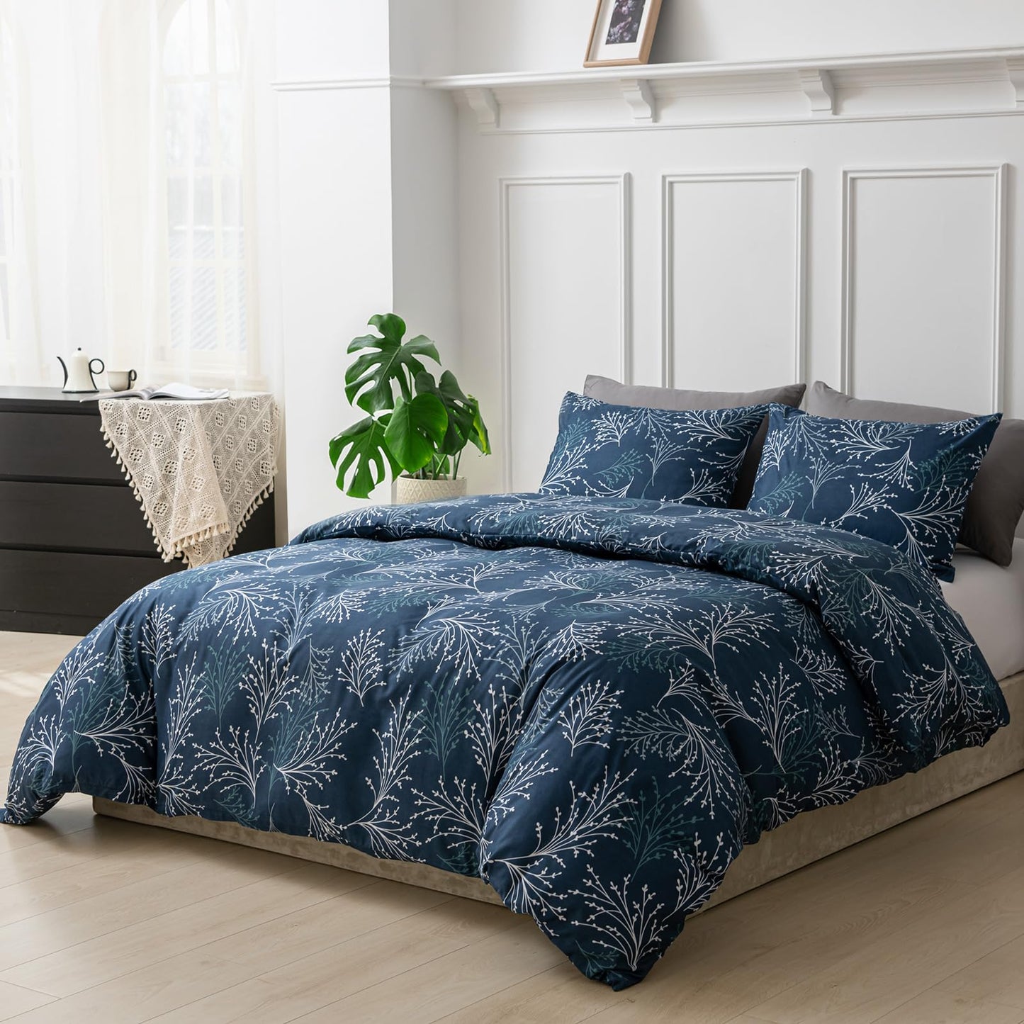 Lekesky Reversible Duvet Cover King Size, Navy Blue White Branch Comforter Cover King 3pcs Microfiber Botanical Bedding Set with Zipper Closure Corner Ties
