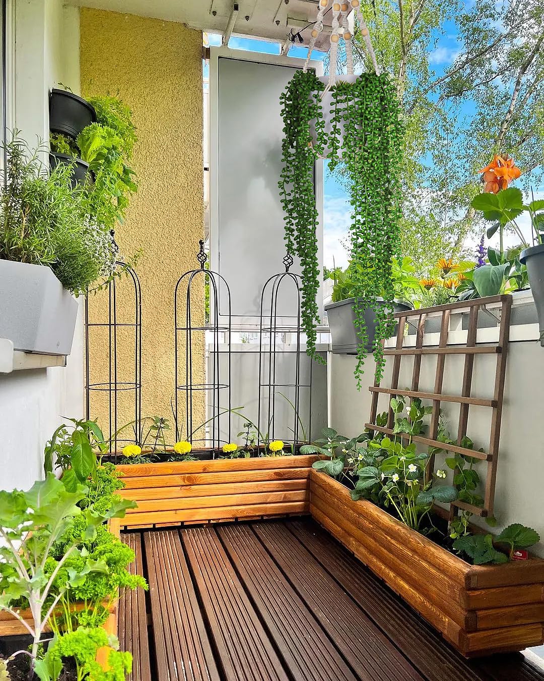 RECUTMS 6pcs Artificial Succulents Hanging Plants Fake Hanging String of Pearls Plant Faux Greenery Wall Plants for Spring Indoor Outdoor Home Bedroom Patio Garden Easter Decor