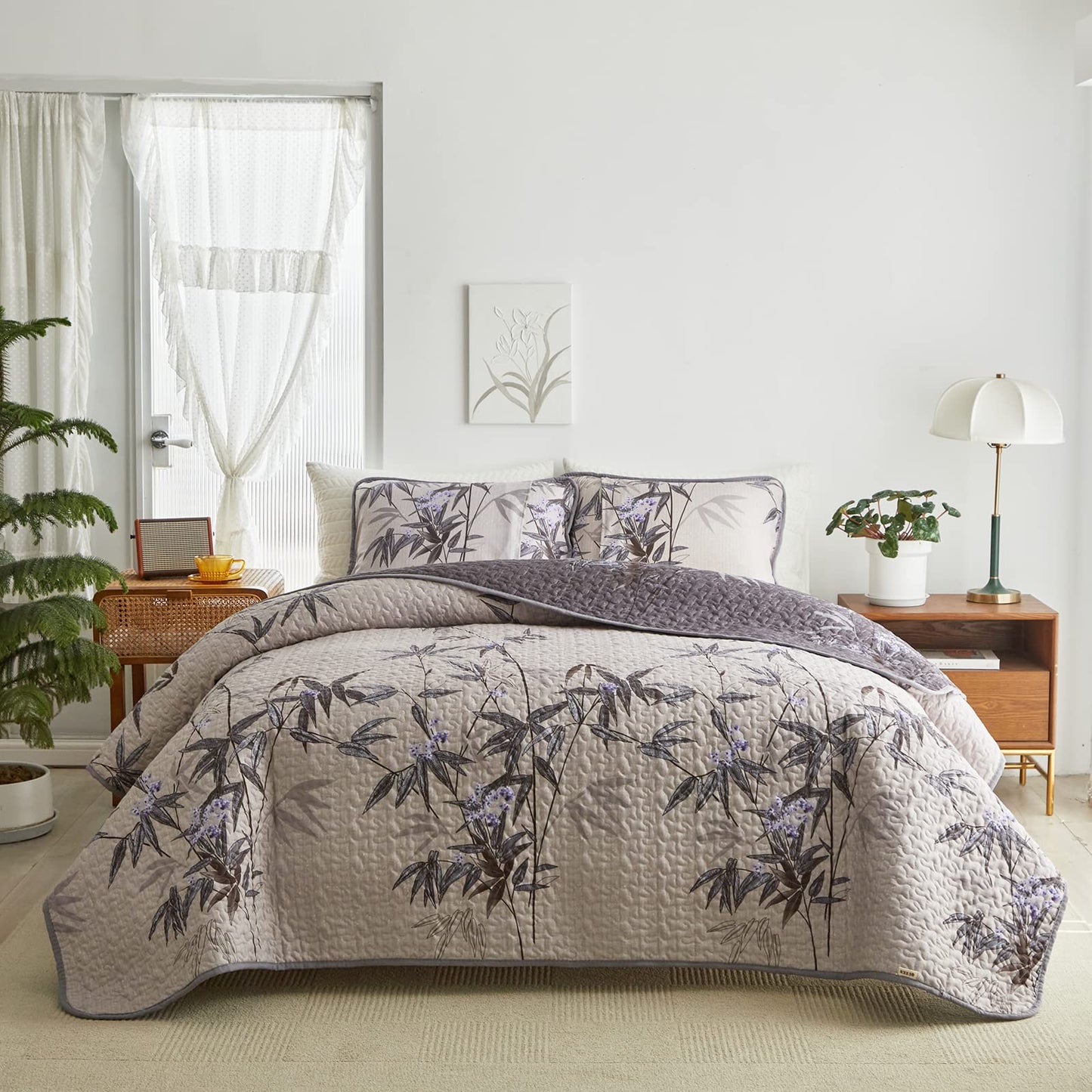 Flysheep Quilt Set 3 Pieces Full/Queen Size, Black Leaves Botanical Design Reversible Bedspread Coverlet Set, Soft Microfiber Lightweight Bed Cover for All Season (90" x 90", 1 Quilt+ 2 Pillow Shams)